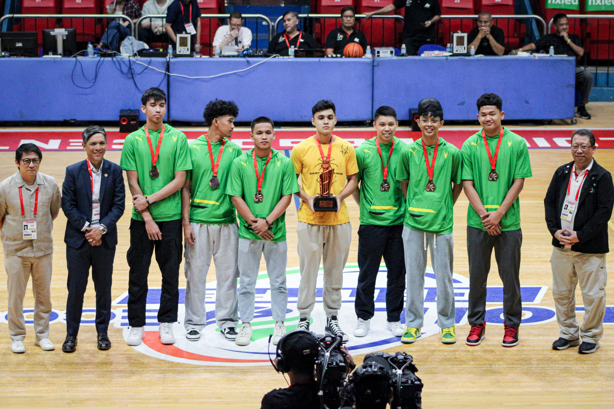 UAAP86-HSBB-2ND-RUNNER-UP-FEU-0754 Collins Akowe becomes first FSA to win UAAP boys MVP ADMU AdU Basketball DLSU FEU News NU UAAP UP UST - philippine sports news
