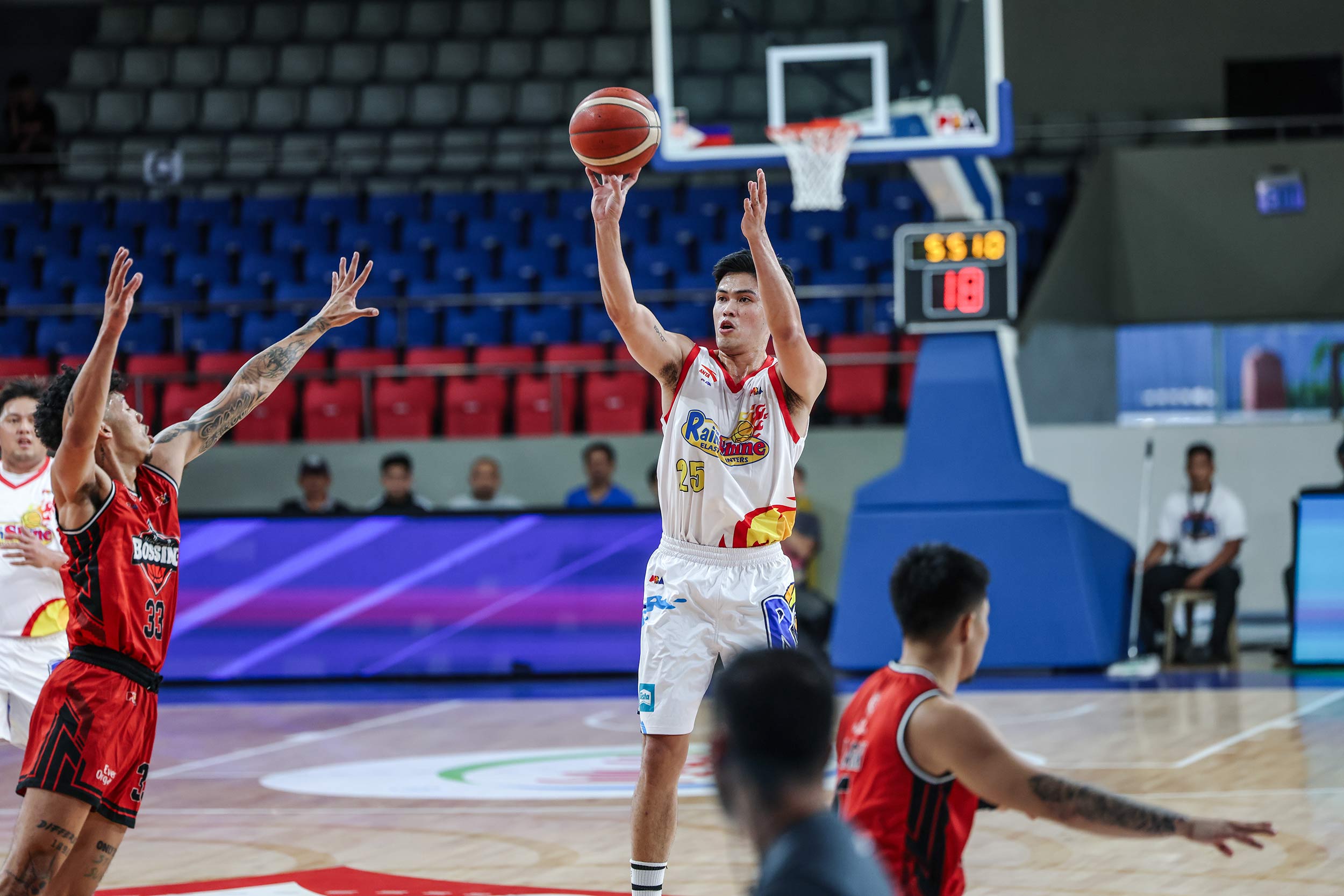 2024-PBA-Philippine-Cup-Blackwater-vs-Rain-or-Shine-Santi-Santillan-1 Yeng Guiao: Rey Nambatac remains family despite trade Basketball News PBA - philippine sports news