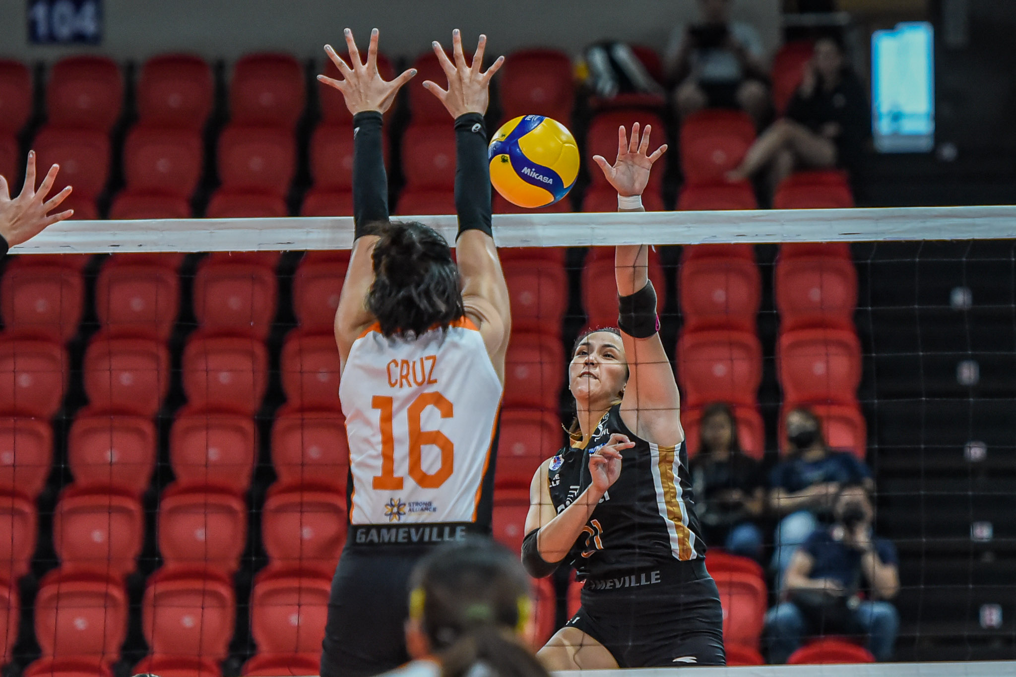 PVL-2024-Cignal-vs.-Farm-Fresh-Jov-Gonzaga-7384 Jov Gonzaga adjusts role to fill Rachel Daquis' leadership void News PVL Volleyball - philippine sports news