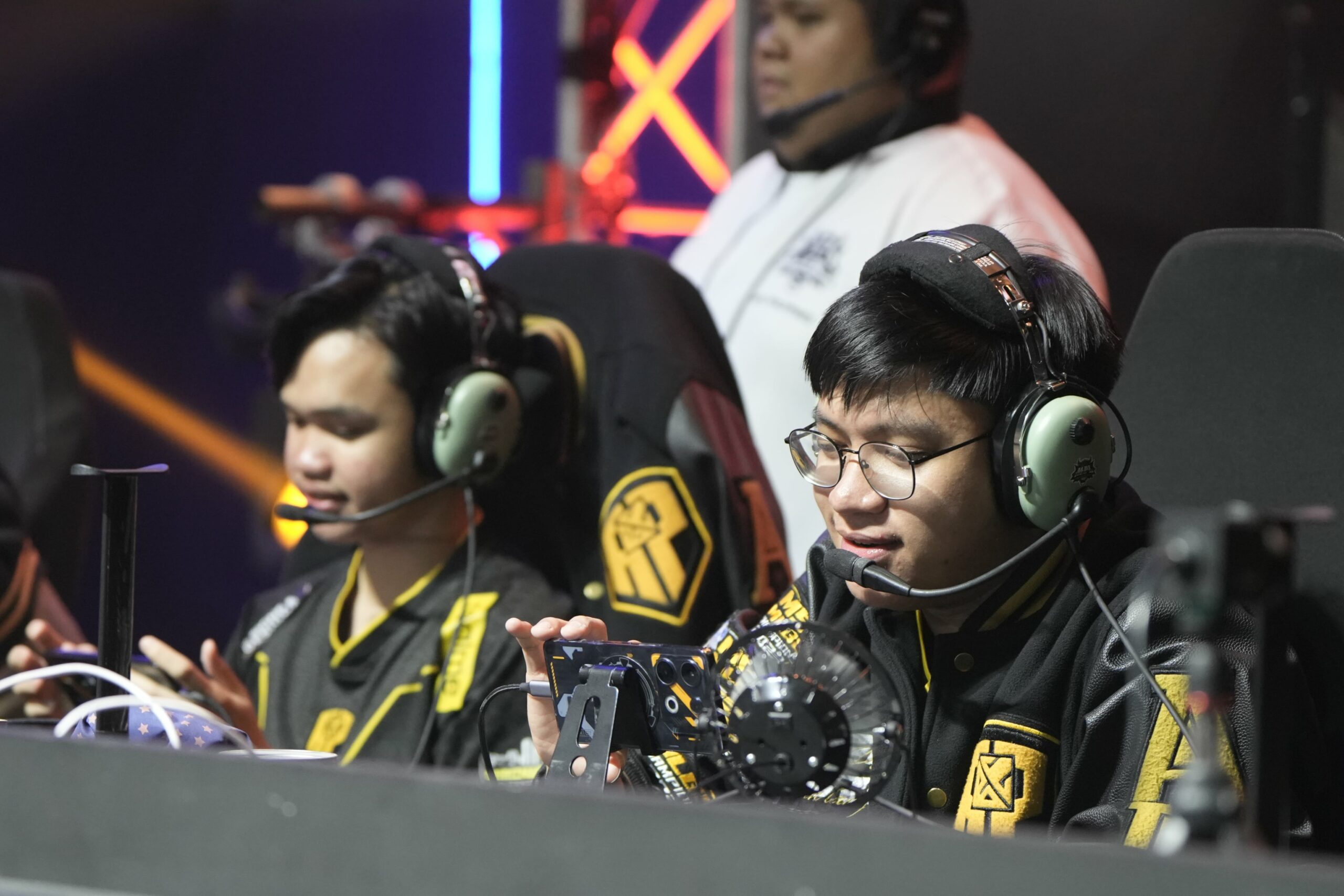 MPL-PH-13-Bren-def-ONIC-Pheww-scaled OFWs set to boost Liquid Echo, Falcons AP.Bren at MSC in Riyadh ESports Mobile Legends MPL-PH News - philippine sports news
