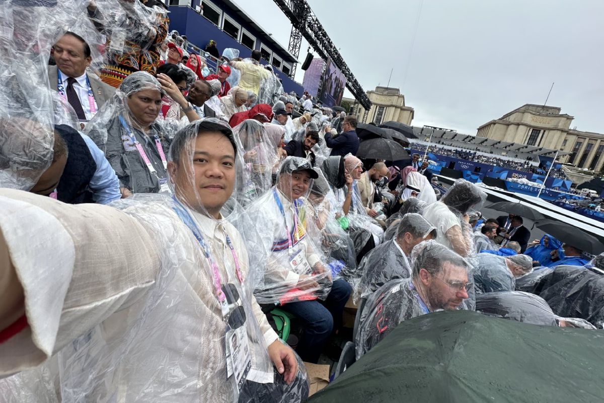 2024-Paris-Games-Opening-Ceremony-Bambol-Tolentino Team Philippines shines during 'risque' Paris 2024 opening 2024 Summer Olympics News - philippine sports news