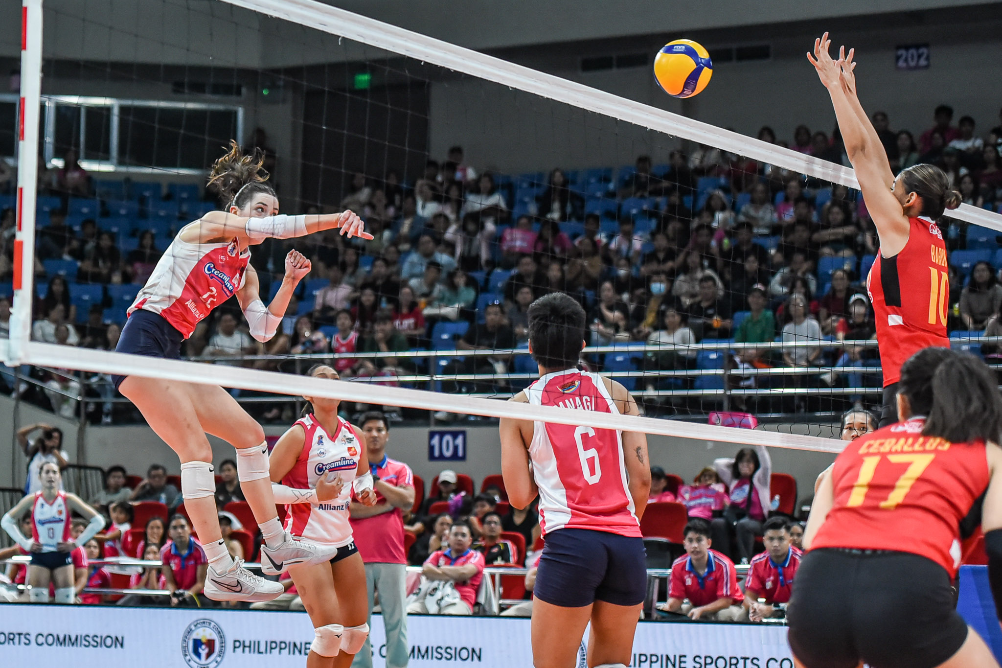 PVL-RC-2024-Creamline-vs.-PLDT-Erica-Staunton-9769 Erica Staunton encourages Creamline to focus forward after five-set loss to PLDT News PVL Volleyball - philippine sports news