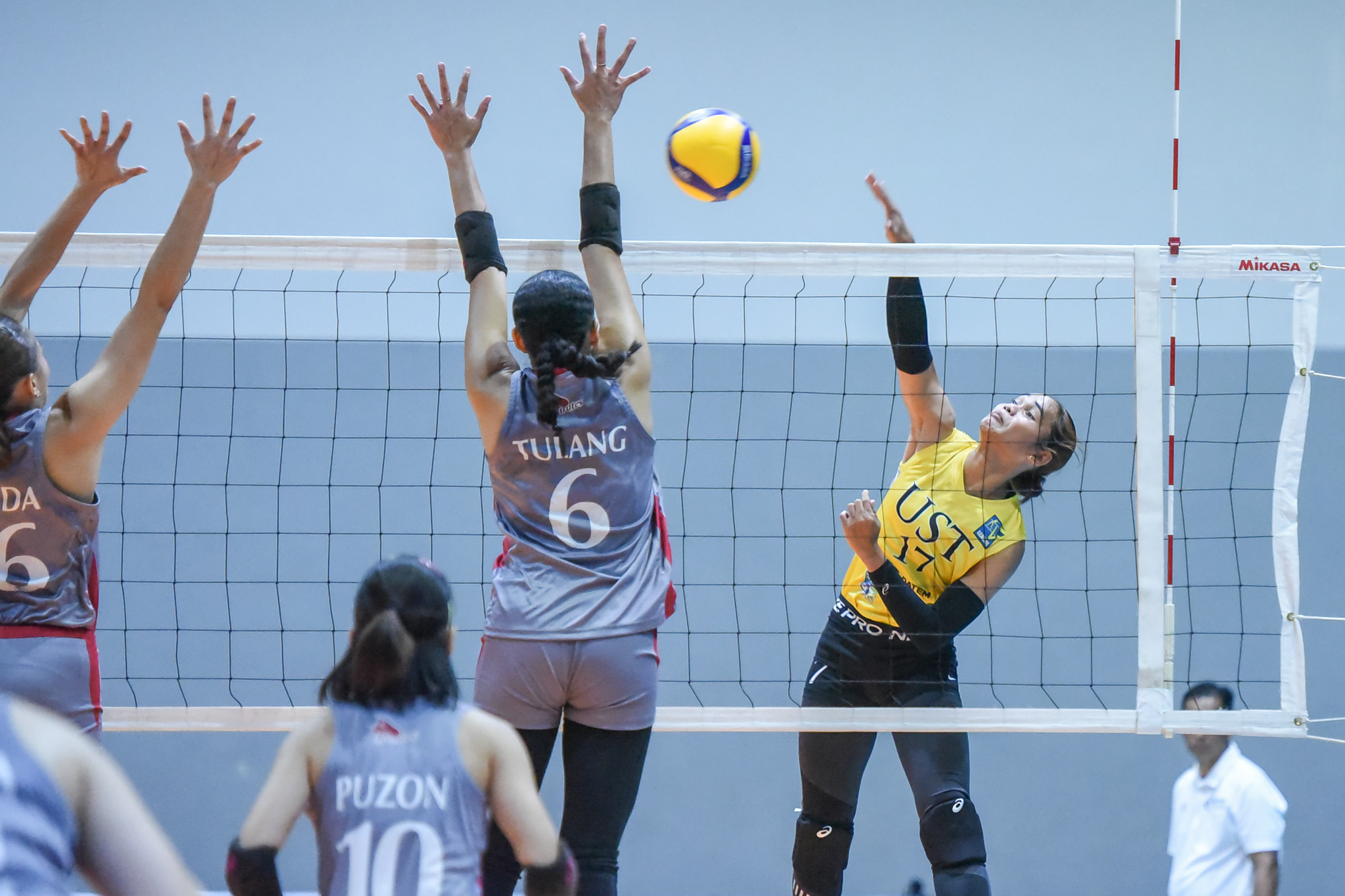 V-League-2024-UST-vs.-LPU-Angge-Poyos-7223 Detdet Pepito glad to see good friend Bella Belen return to NU News UST V-League Volleyball - philippine sports news