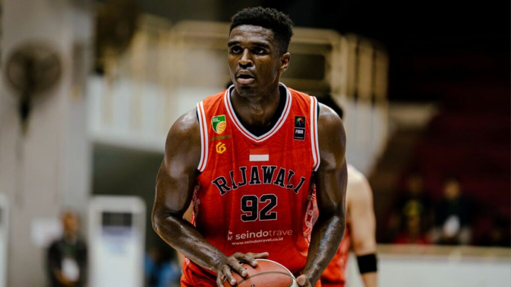 Magnolia signs Jabari Bird to replace Rayvonte Rice