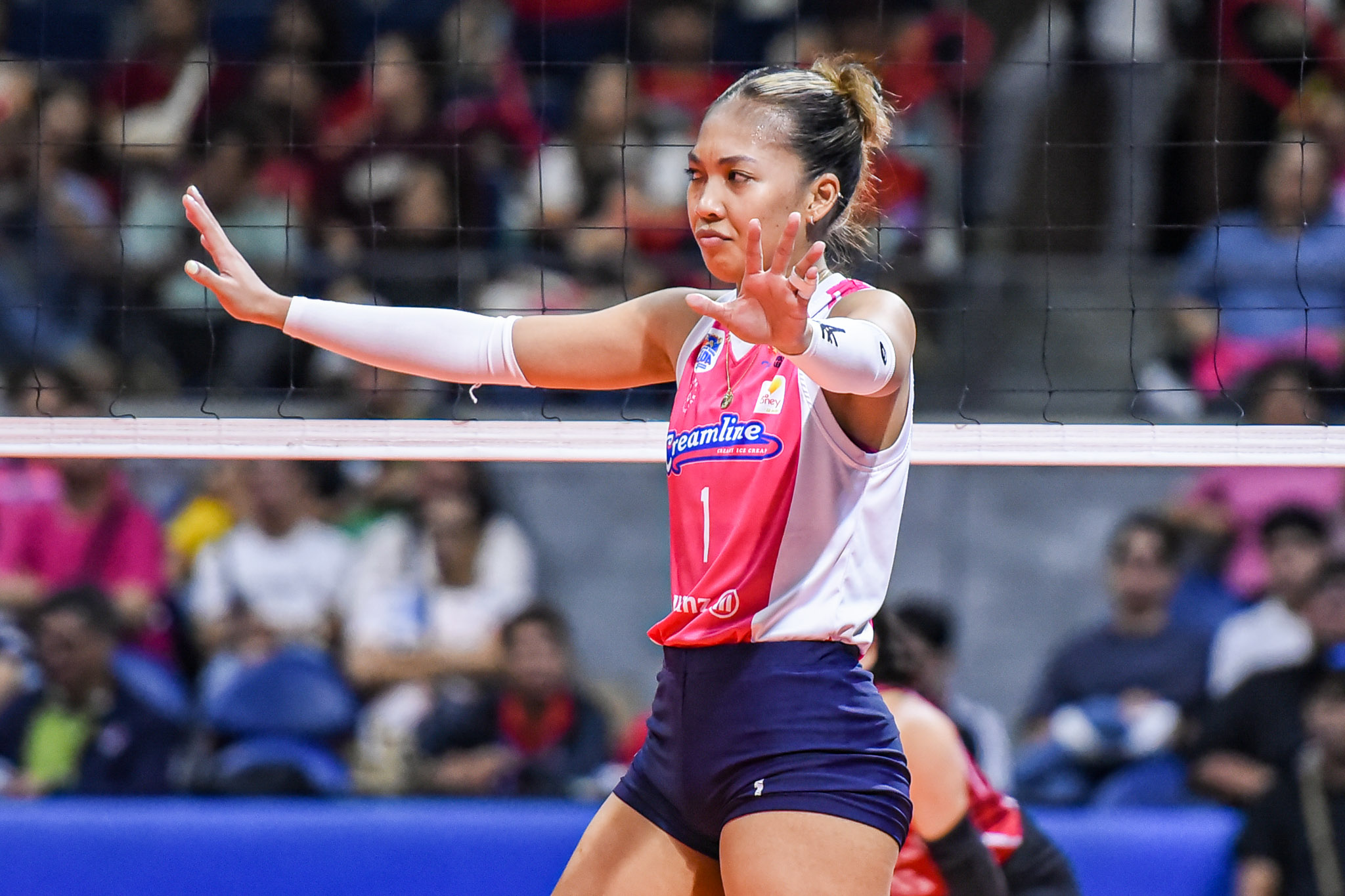 PVL-INV-2024-Creamline-vs.-Cignal-Kyle-Negrito-4270 Kyle Negrito finds redemption from criticized setter to Finals MVP News PVL Volleyball - philippine sports news