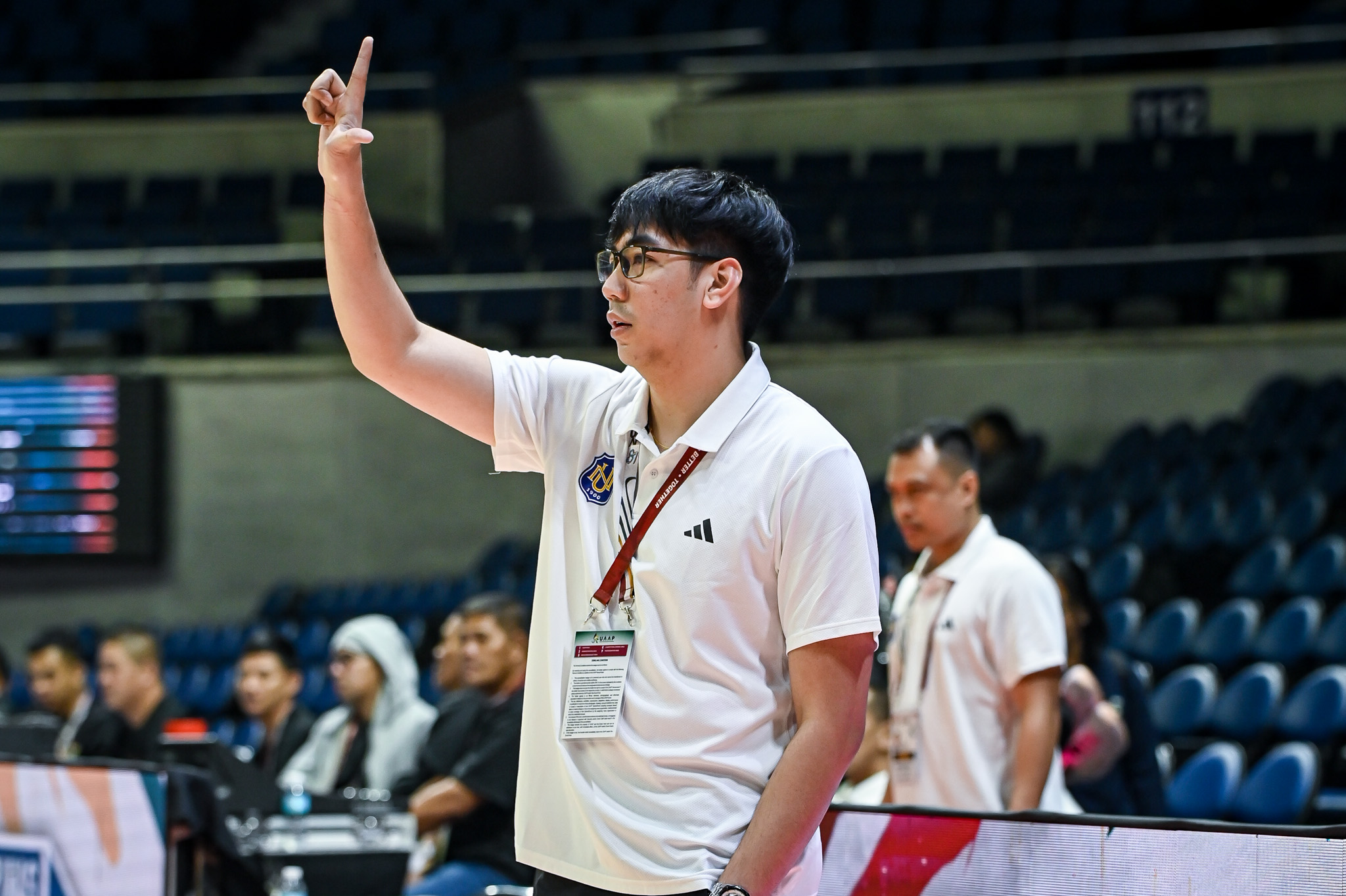 UAAP87-JHSBB-HC-KEVIN-DE-CASTRO-5627 With Lucido, Celiz, Matias in SHS, Kev de Castro challenges Chester Tulabut to be NUNS 16U leader Basketball News NU UAAP - philippine sports news