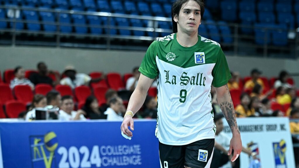 Fighting jetlag, Noel Kampton lifts La Salle to winner-take-all