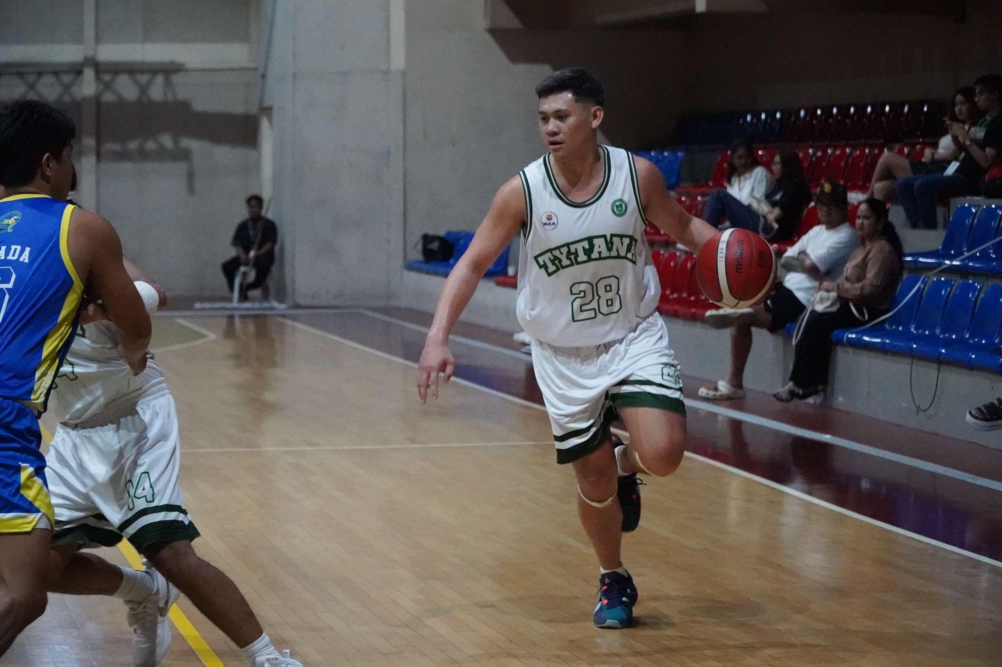 ISAA-Season-16-Manila-Tytana-def-Patts-John-Gabriel-Magdaluyo SDCA, Manila Tytana take share of lead in ISAA Basketball ISAA News - philippine sports news