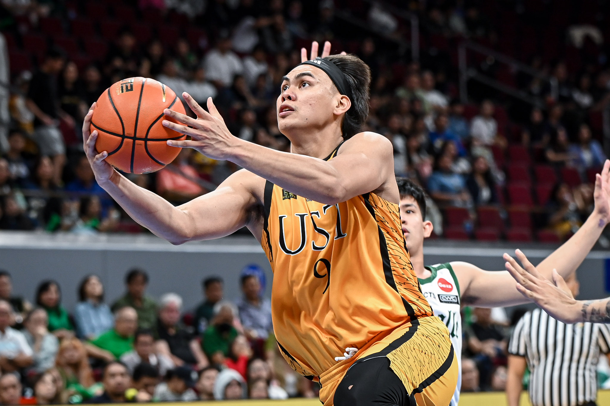 UAAP87-MBB-NIC-CABANERO-5689 UAAP Men's Basketball: Quiambao, La Salle stand tall, blast UST in OT for solo lead Basketball DLSU News UAAP UST - philippine sports news
