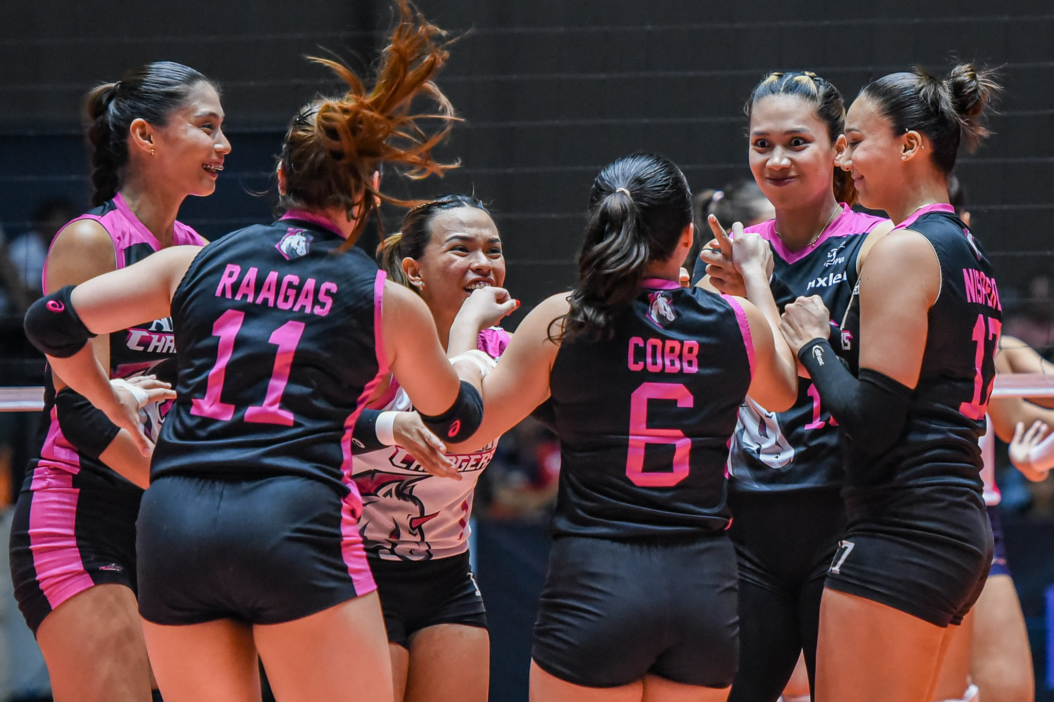 PVL-AFC-25-Creamline-vs.-Akari-6136 Grethcel Soltones out for a week with hand strain News PVL Volleyball - philippine sports news