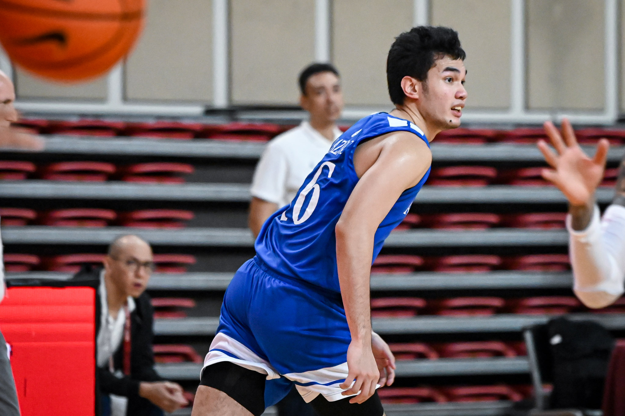 UAAP87-MBB-JOSH-LAZARO-2195 UAAP Men's Basketball: Jared Bahay's late magic rallies Ateneo, continues UE woes ADMU Basketball News UAAP UE - philippine sports news