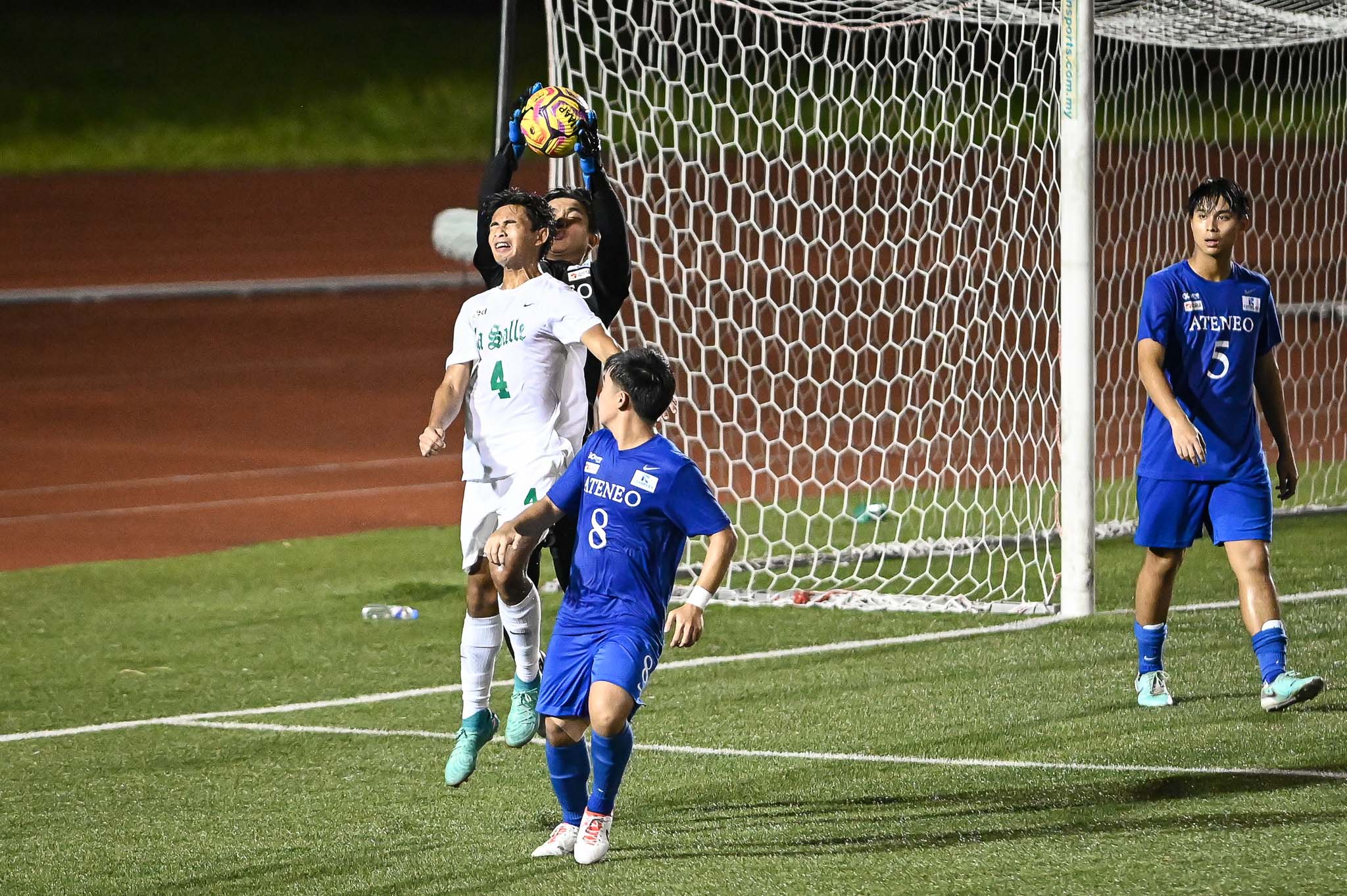 UAAP87-MFB-Artuz-Cezar-3528 UAAP Men's Football: Dov Cariño’s brace, Artuz Cezar’s clean sheet propel Ateneo past La Salle ADMU DLSU Football News UAAP - philippine sports news