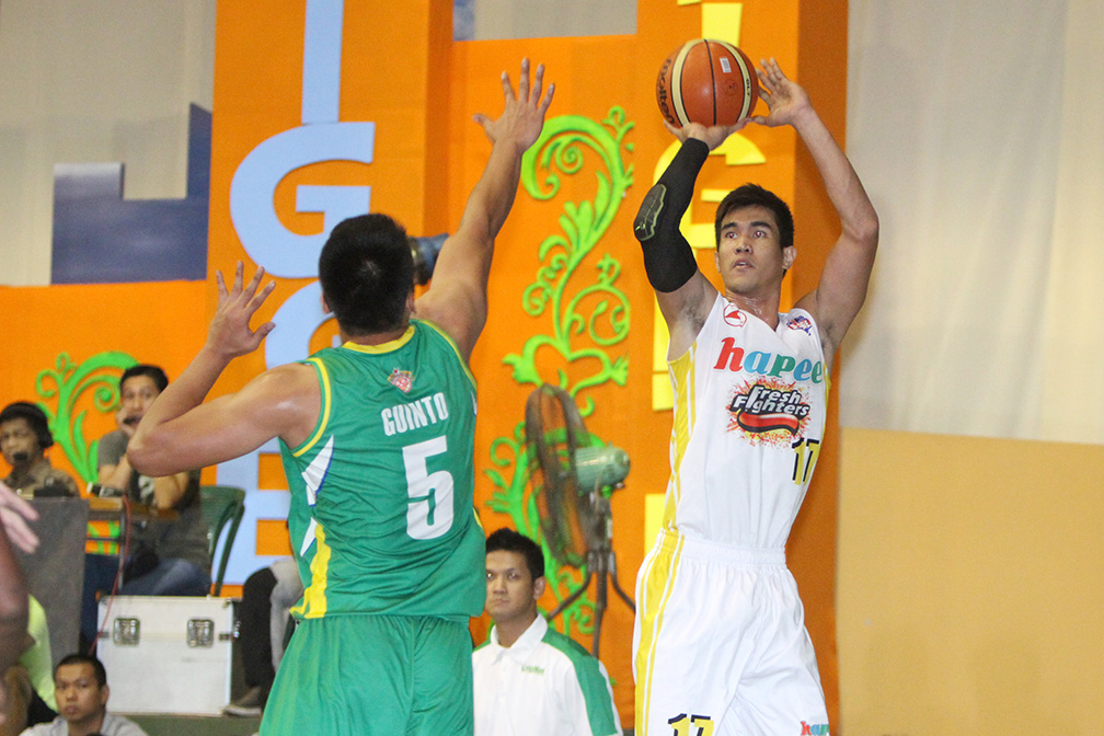 2015-PBA-D-League-LiverMarin-vs-Hapee-Troy-Rosario Troy Rosario reveals How Scottie Thompson helped make his Ginebra dream a reality Basketball News PBA - philippine sports news