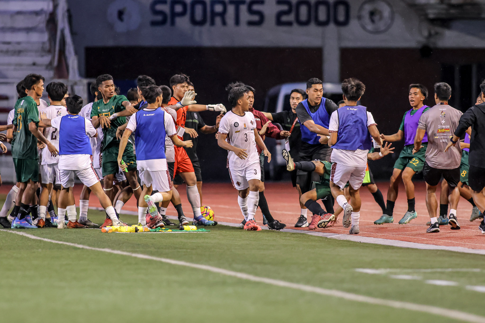 UAAP-S87-MFT-UP-vs-FEU-FEU-vs-UP-0648 Karl Absalon leads 10-man FEU to shocker over dethroned UP, secures UAAP Men's Football Final spot FEU Football News UAAP UP - philippine sports news
