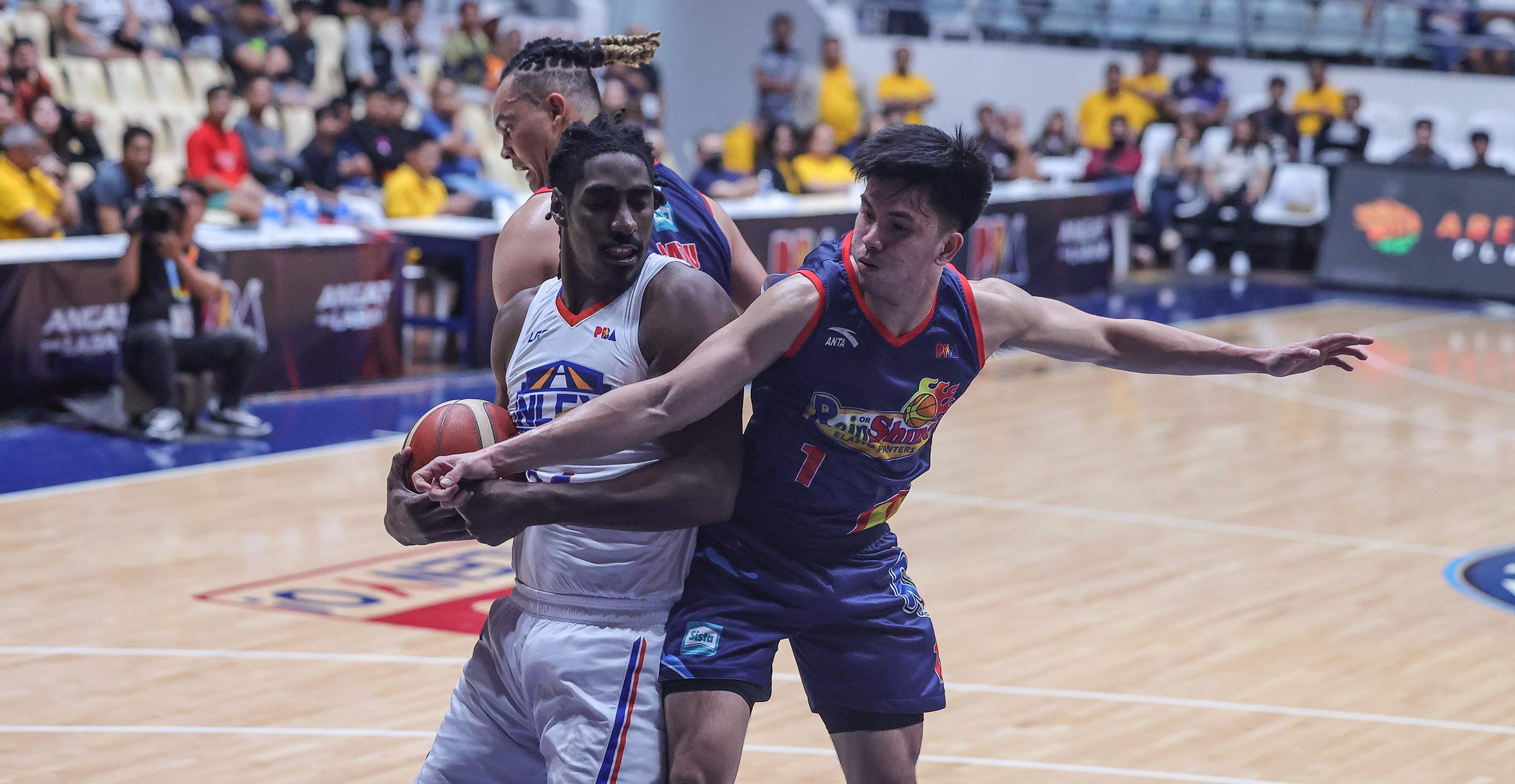 2024-25-PBA-Commissioners-Cup-Rain-or-Shine-vs-NLEX-Mike-Watkins Bolick's 40-point double-double powers NLEX past Rain or Shine to stay in PBA playoff hunt Basketball News PBA - philippine sports news