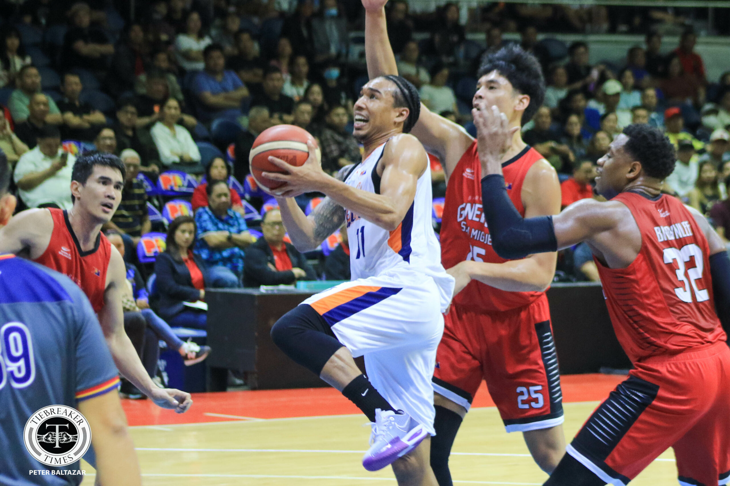 2024-25-PBA-Commissioners-Cup-QF-G1-Ginebra-vs-Meralco-Chris-Newsome-scaled Ginebra pulls away in 4th, takes PBA QF Game 1 against Meralco Basketball News PBA - philippine sports news