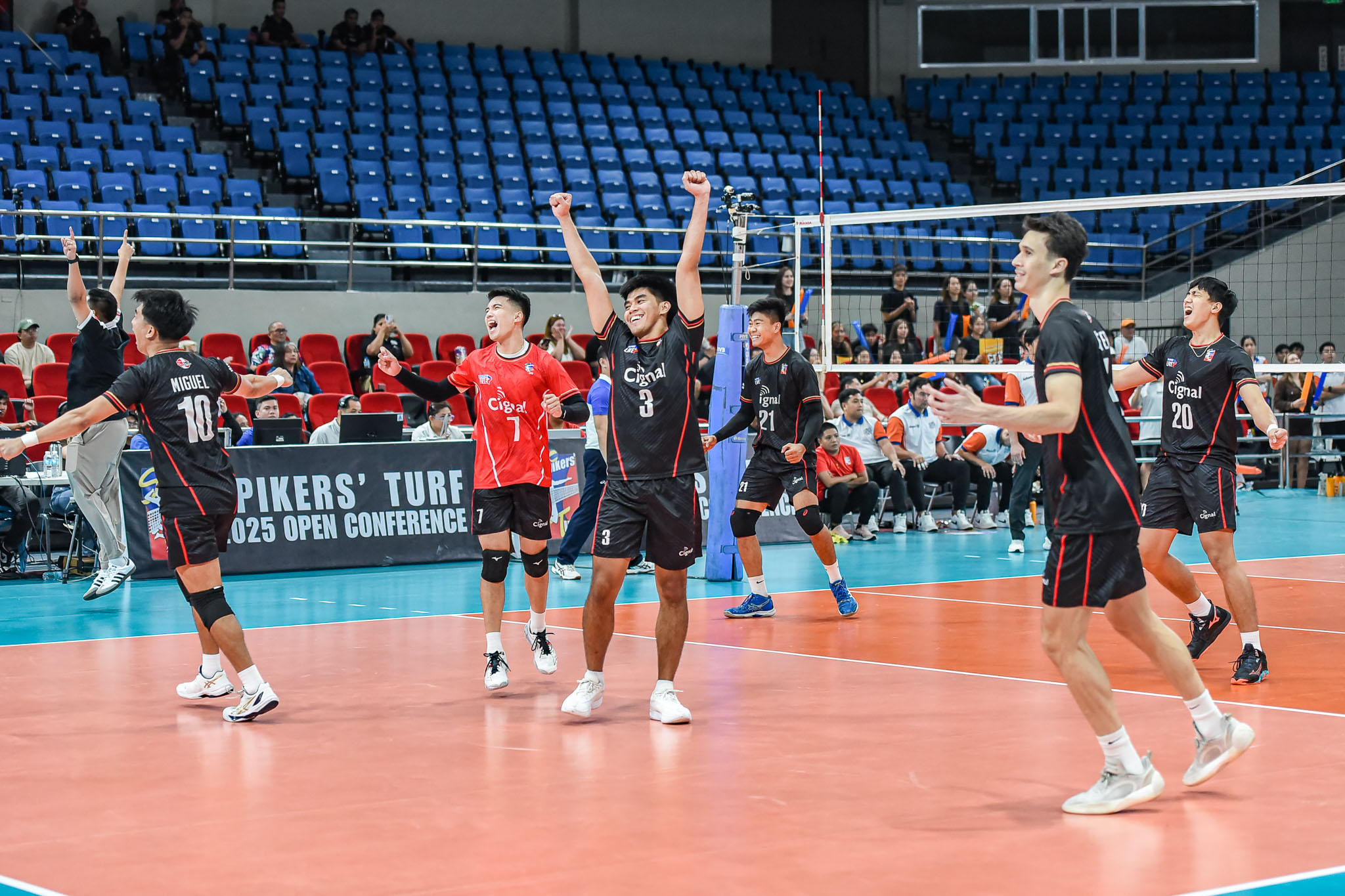 ST-2025-Criss-Cross-vs.-Cignal-G3-Owa-Retamar-3697 Dexter Clamor puts full faith in Owa Retamar, and he delivers a championship News Spikers' Turf Volleyball - philippine sports news
