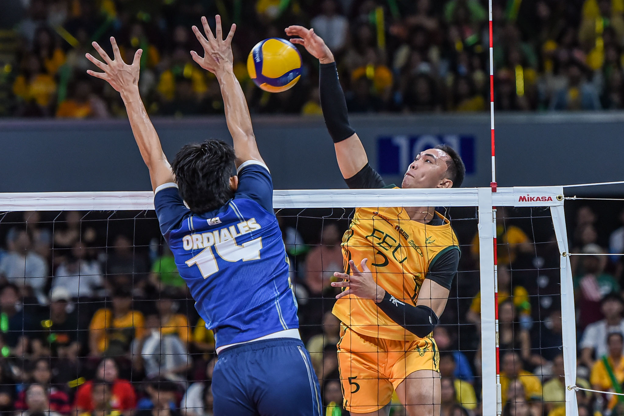 UAAP-87-MVB-Finals-G3-NU-vs.-FEU-Mikko-Espartero-7210 Mikko Espartero learns from harsh spotlight in UAAP Finals FEU News UAAP Volleyball - philippine sports news