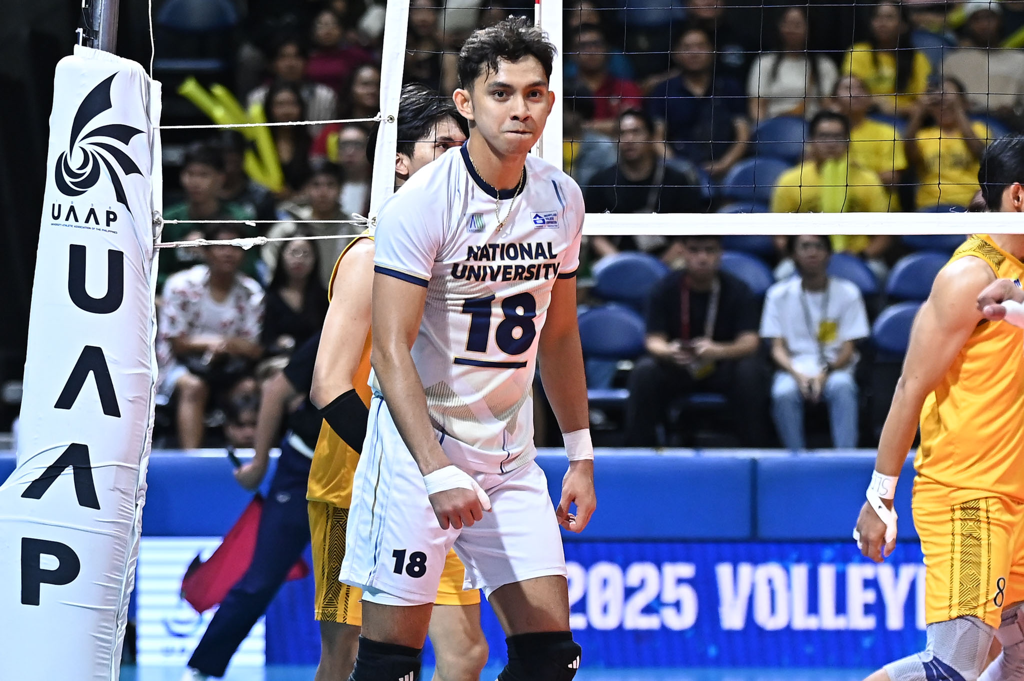 UAAP-87-MVB-NU-vs.-UST-Leo-Aringo-7128 Gboy de Vega sparks UST upset over NU to force UAAP men's volleyball final four decider News NU UAAP UST Volleyball - philippine sports news