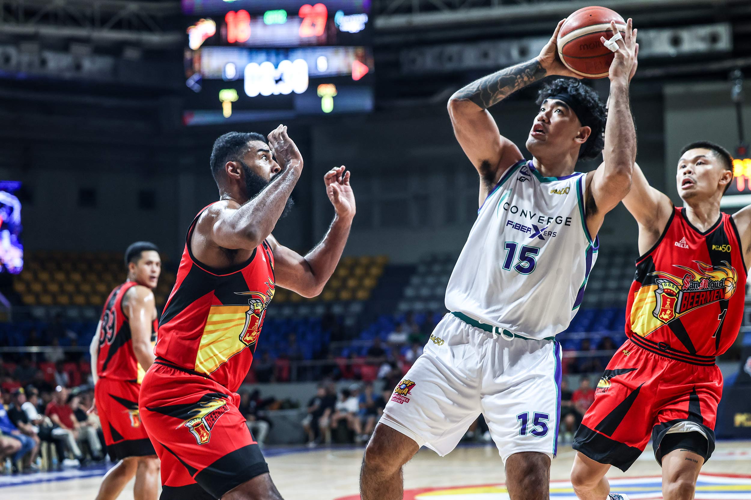 2025-PBA-Philippine-Cup-San-MIguel-vs-Converge-Justin-Arana PBA: Winston clutch as Converge shocks San Miguel, keeps twice-to-beat hopes alive Basketball News PBA - philippine sports news