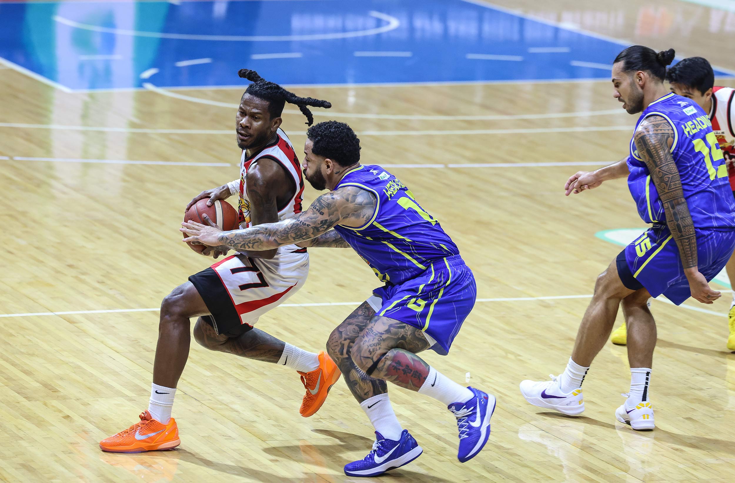 2025-PBA-Philippine-Cup-Finals-G1-SMB-vs-TNT-CJ-Perez TNT claims PBA Finals opener after review nullifies go-ahead basket Basketball News PBA - philippine sports news