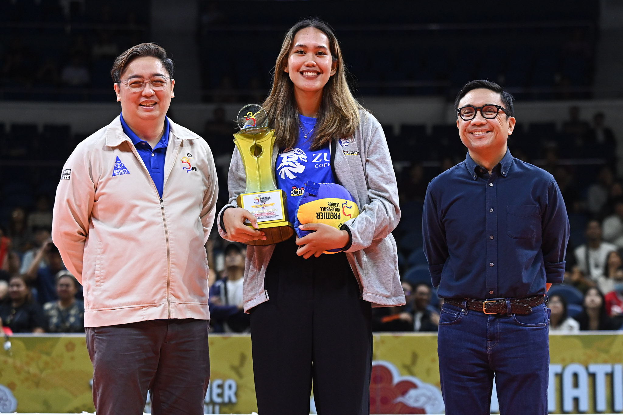 PVL-INV-25-Awarding-Riza-Nogales-0922 Savannah Davison’s grind pays off with long-awaited PVL MVP honor News PVL Volleyball - philippine sports news