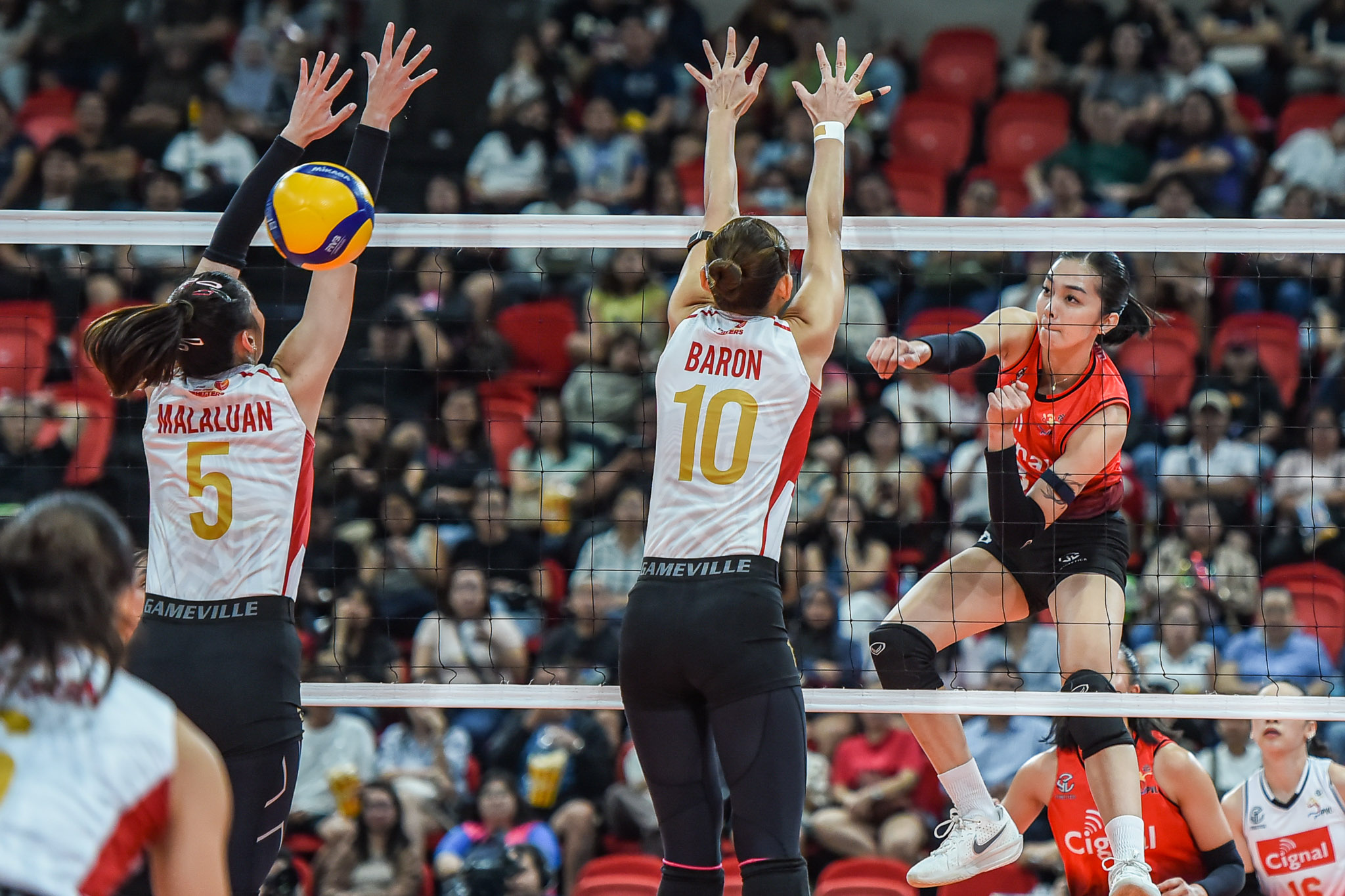 PVL-INV-25-PLDT-vs.-Cignal-Erika-Santos-5015 PLDT extends franchise-best streak to 10 after sweep of Cignal in PVL Invitational News PVL Volleyball - philippine sports news