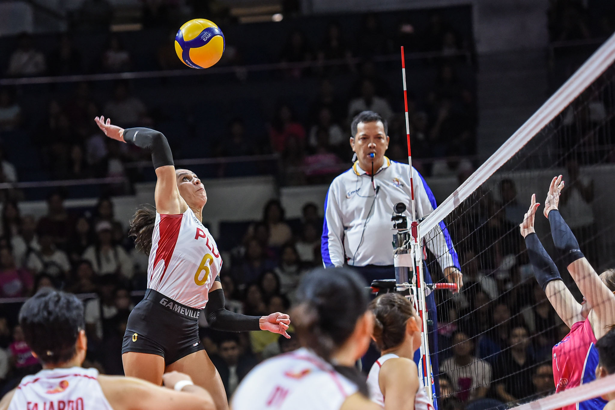 PVL-On-Tour-PLDT-vs.-Creamline-Savi-Davison-9748 Savi Davison embraces the moment to lead PLDT to first PVL Final News PVL Volleyball - philippine sports news