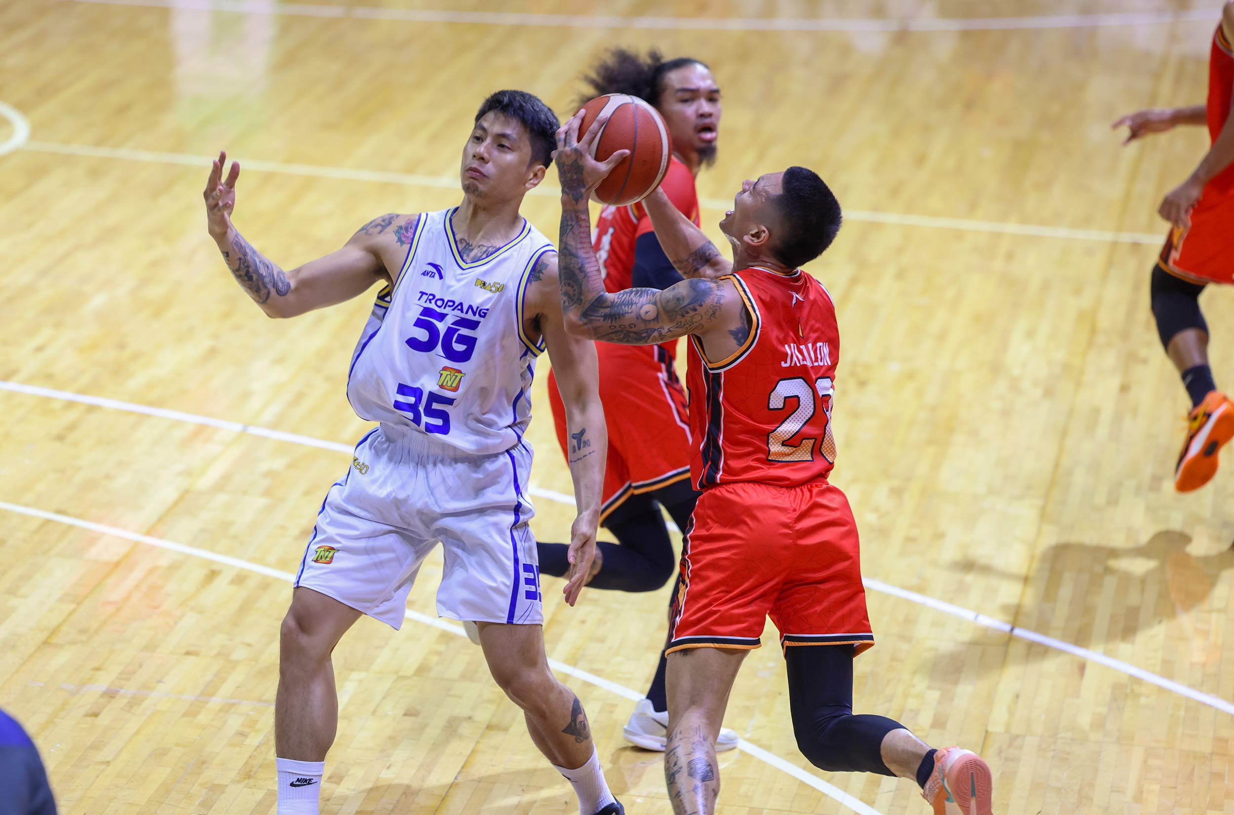 2025-PBA-Philippine-Cup-Northport-vs-TNT-Jio-Jalalon NorthPort looks to move Jio Jalalon to Blackwater in pending deal for Justin Chua Basketball News PBA - philippine sports news