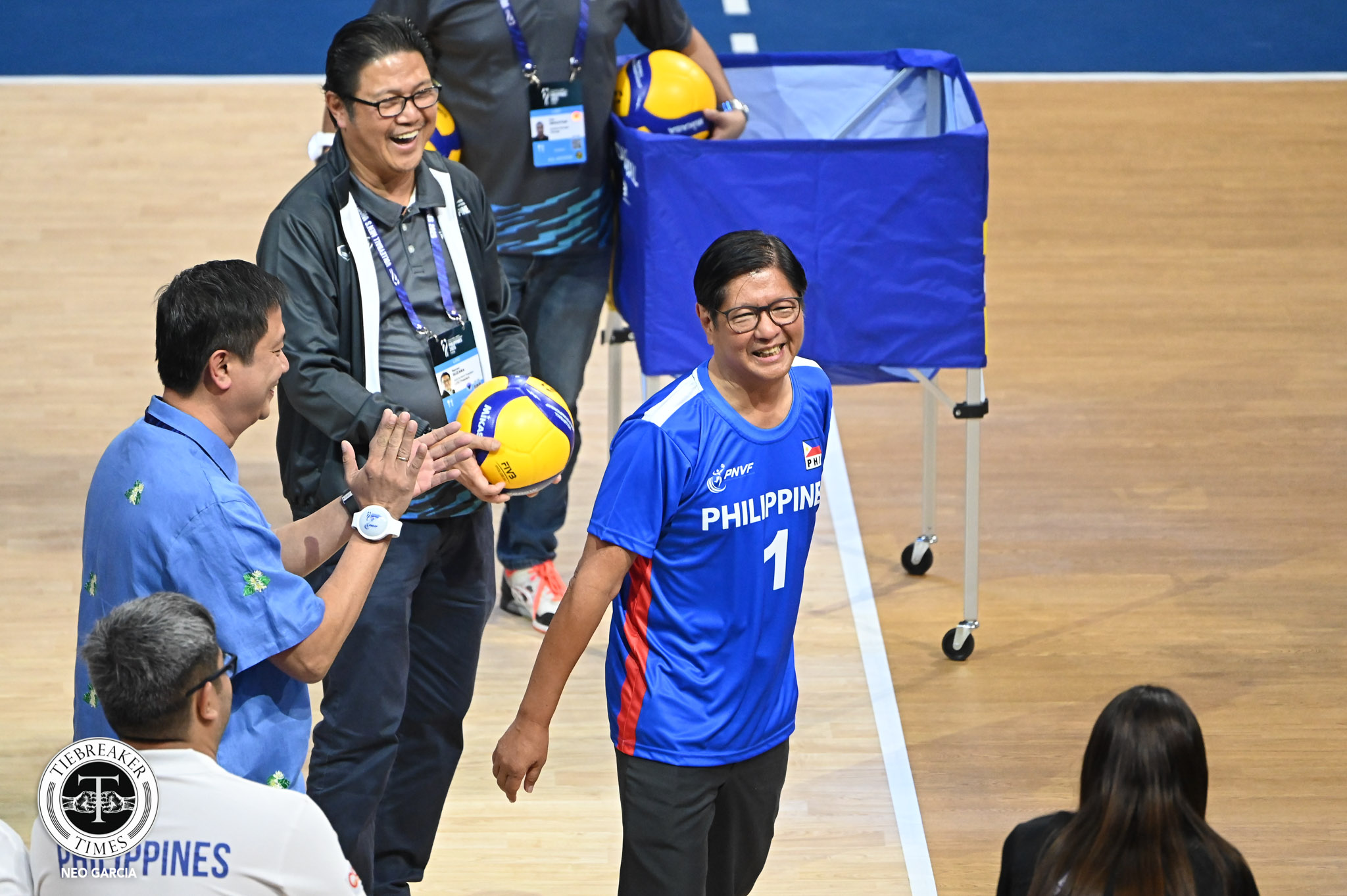 FIVB-MWCH-2025-PBBM-3539 Marcos Jr. serves first ball, rallies Alas Men ahead of World Championship debut 2025 FIVB World Men’s Championship Alas Pilipinas News Volleyball - philippine sports news