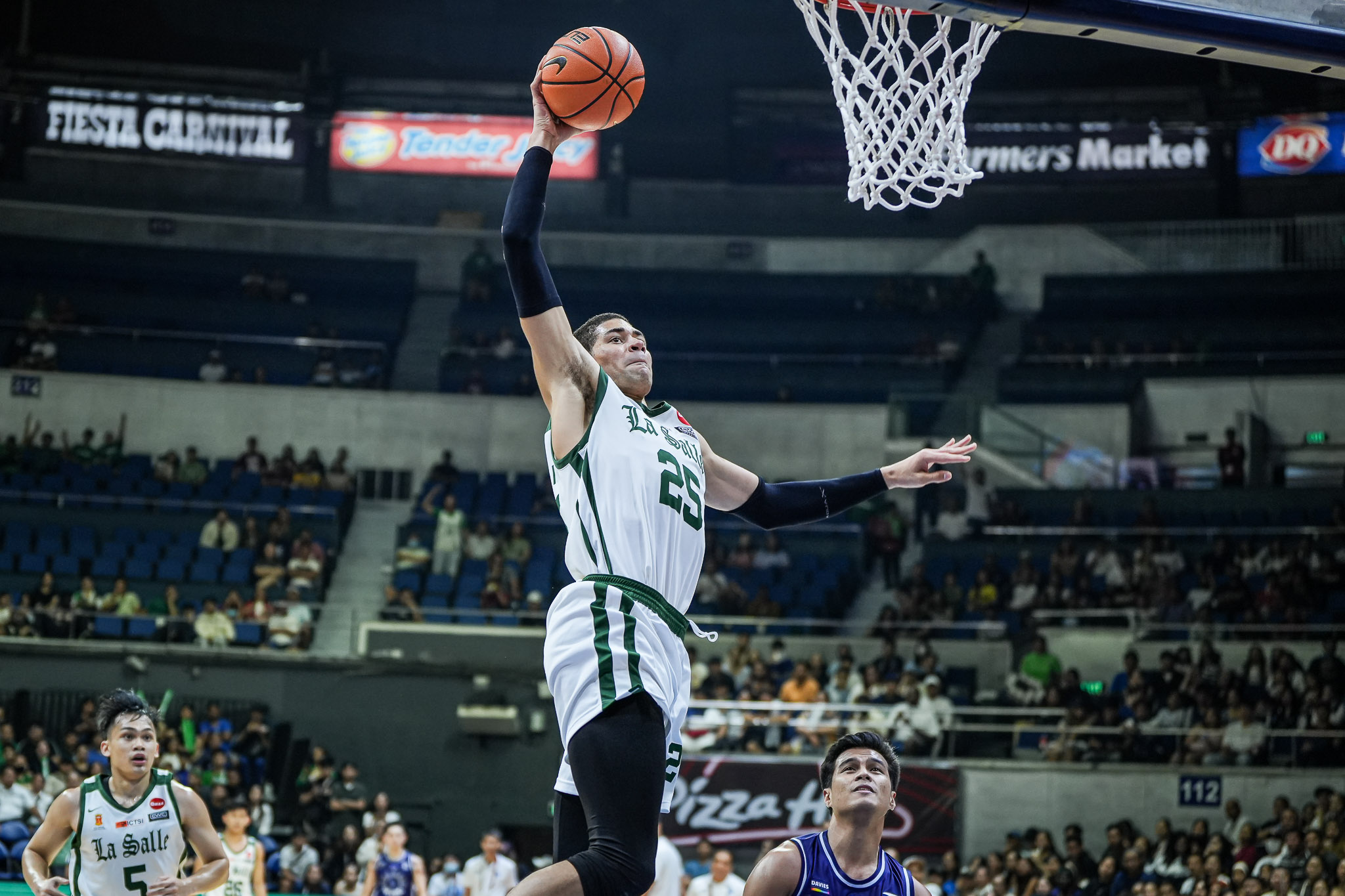 UAAP-S87-MBB-Final-Four-Mike-Phillips-08002 UP begins UAAP title defense in hostile UST territory ADMU AdU Basketball DLSU FEU News NU UAAP UE UP UST - philippine sports news