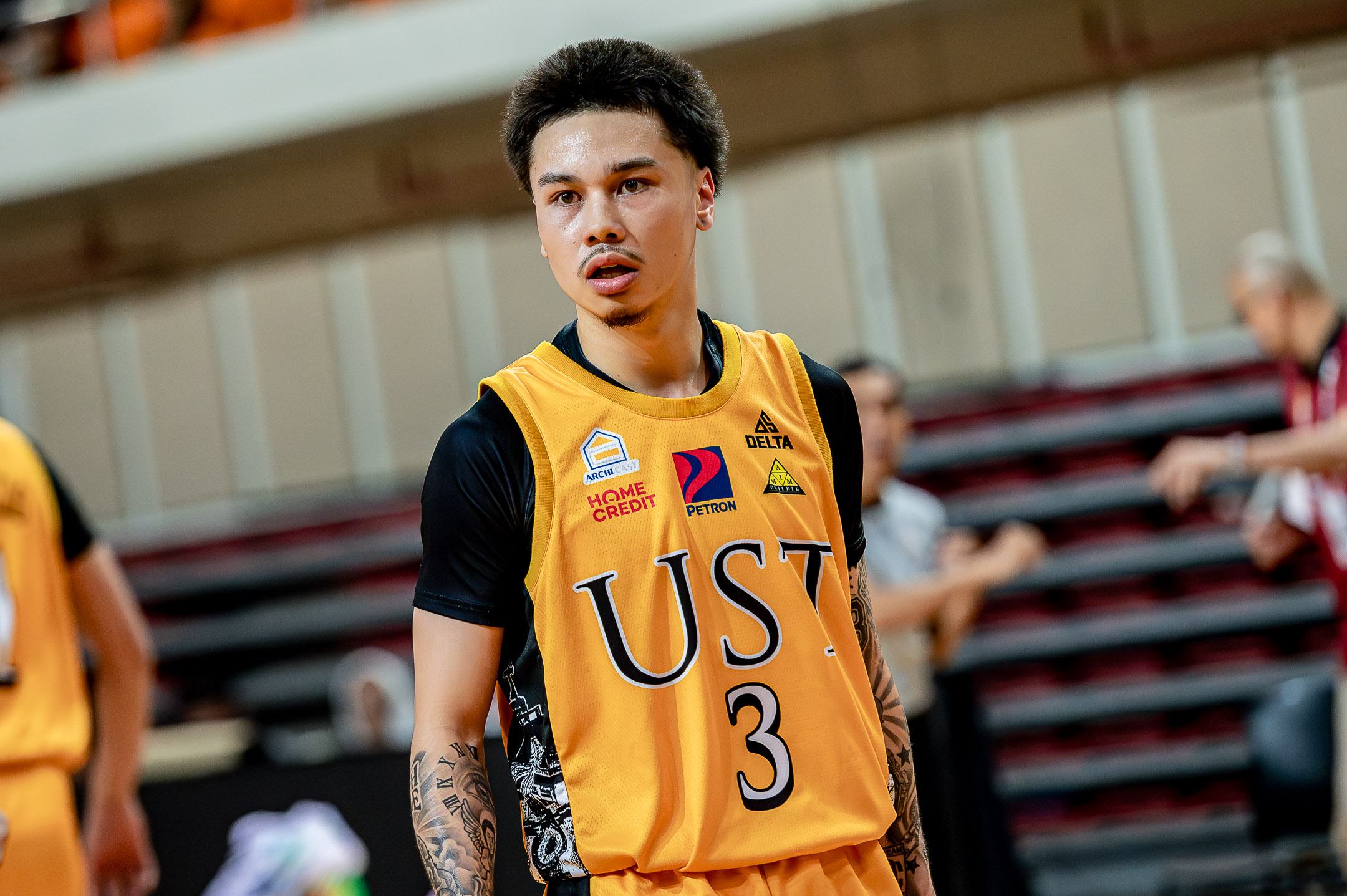 UAAP88-BB-UP-vs-UST-Kyle-Paranada-5 Collins Akowe’s monster debut powers UST to statement UAAP Men's Basketball win over UP Basketball News UAAP UP UST - philippine sports news