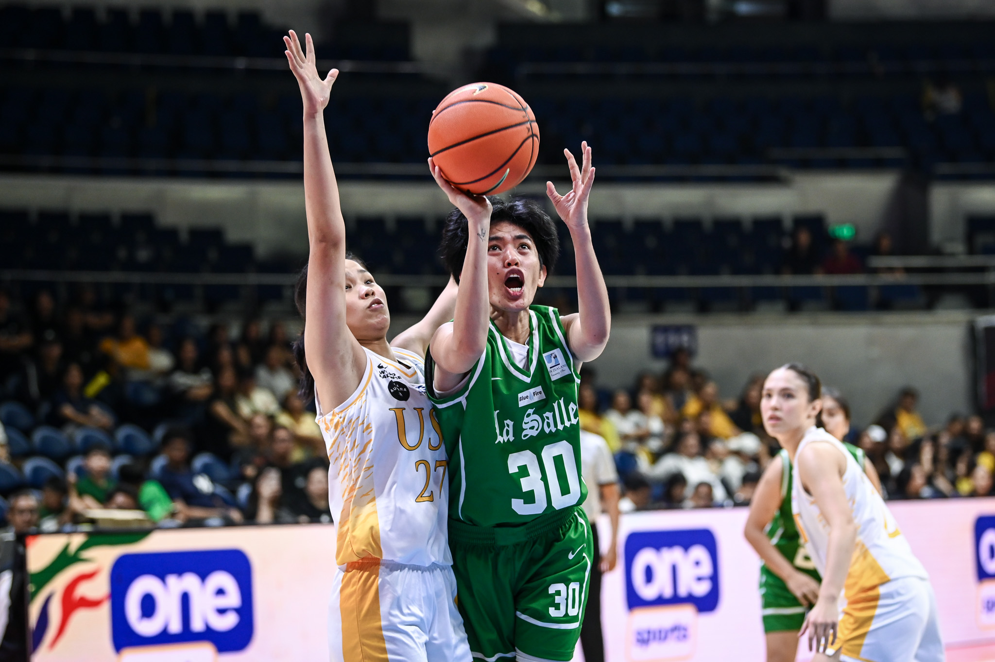 UAAP88-WBB-Tricia-Mendoza-4843 Oma Onianwa makes statement UAAP Women's Basketball, powers UST romp of La Salle Basketball DLSU News UAAP UST - philippine sports news