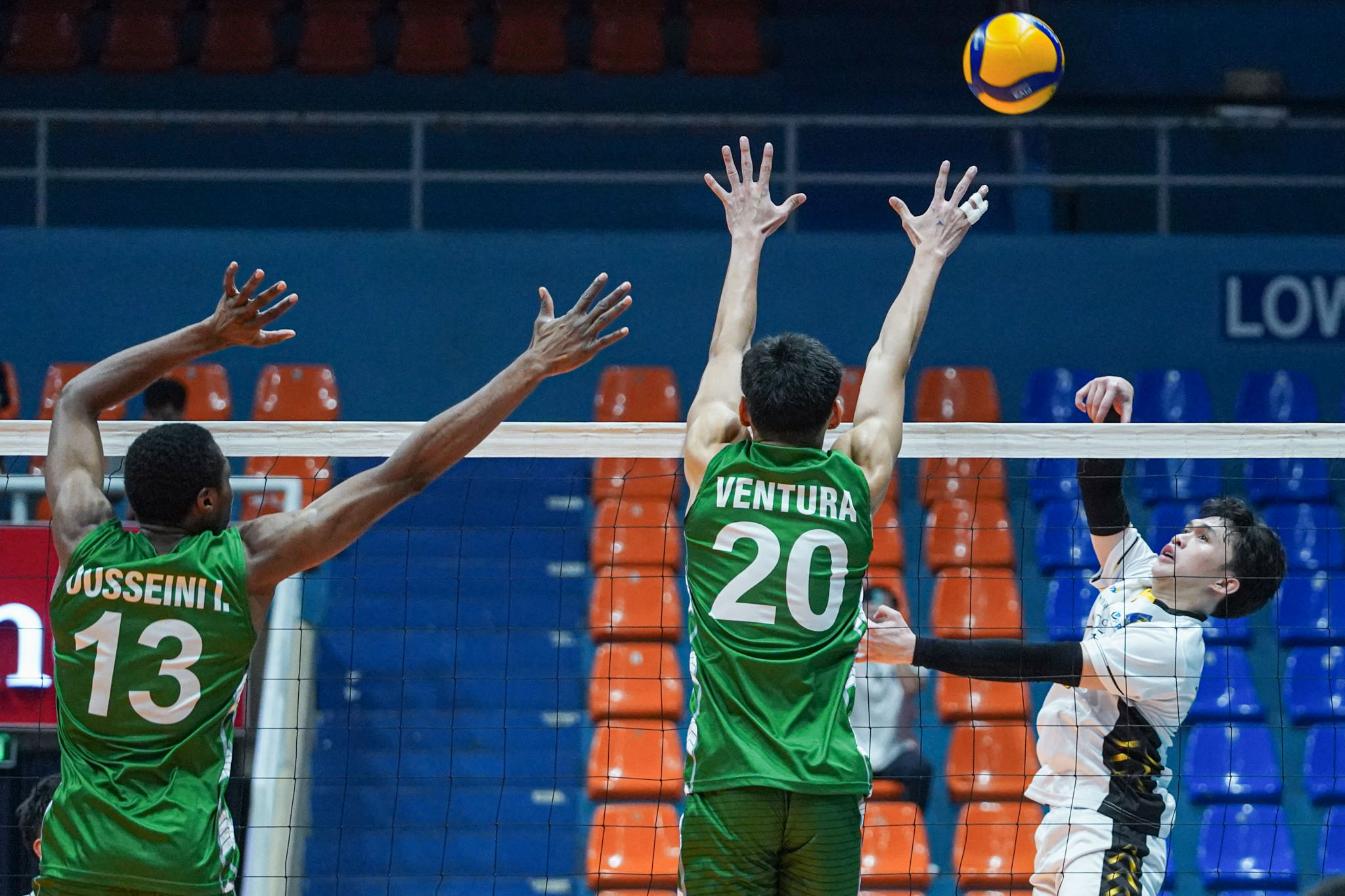 VL-2025-MVT-UST-vs-DLSU_UST_YBANEZ-Josh-03432 La Salle completes V-League elims sweep, spoils Josh Ybañez’s UST return CSJL DLSU News NU UST Volleyball - philippine sports news