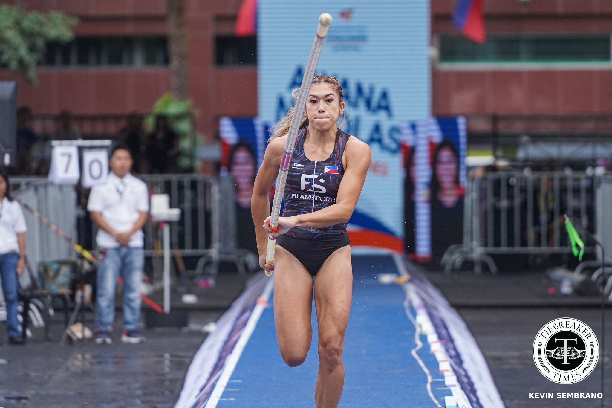 World-Pole-Vault-Challenge-Alyana-Nicolas-06545 Ayala Pole Vault: Hokkett Delos Santos clears 5.00m, Alyana Nicolas tops women’s division News Track & Field - philippine sports news