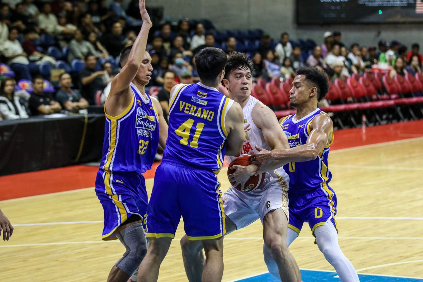 2025-26-PBA-Philippine-Cup-Magnolia-vs-Titan-Ultra-Chris-Koon Barroca sparks Magnolia’s late surge to down Titan Ultra, go 2-0 in PBA Basketball News PBA - philippine sports news