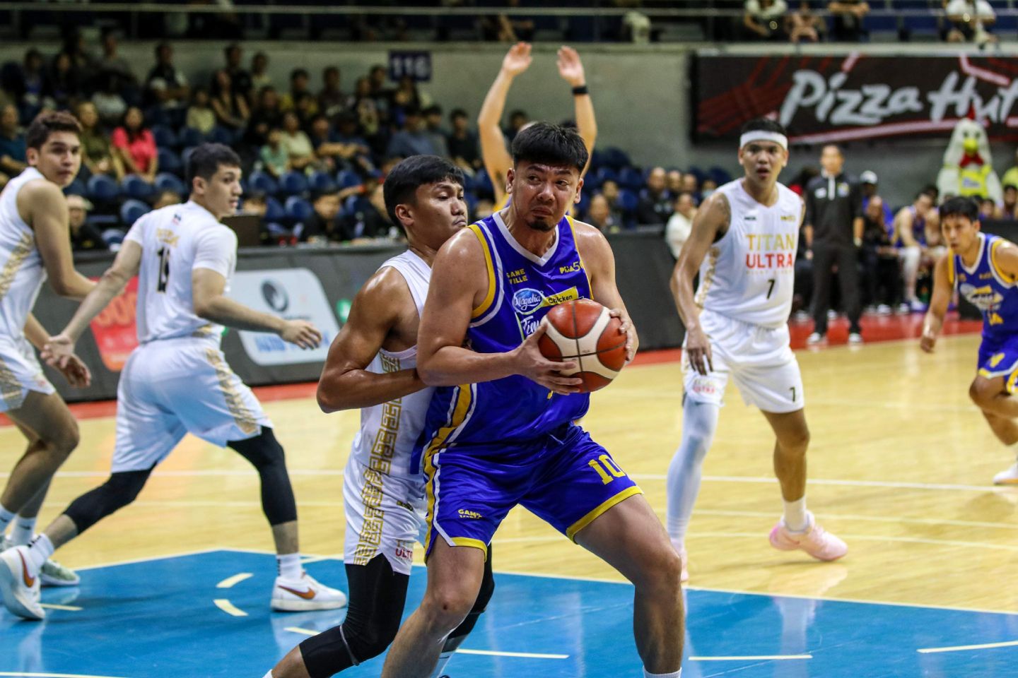 2025-26-PBA-Philippine-Cup-Magnolia-vs-Titan-Ultra-Ian-Sangalang Barroca sparks Magnolia’s late surge to down Titan Ultra, go 2-0 in PBA Basketball News PBA - philippine sports news