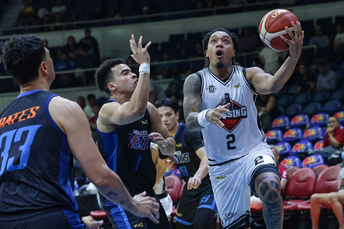 2025-26-PBA-Philippine-Cup-Meralco-vs-Blackwater-Sedrick-Barefield Chris Newsome sparks Meralco's first win of PBA 50 over Blackwater Basketball News PBA - philippine sports news