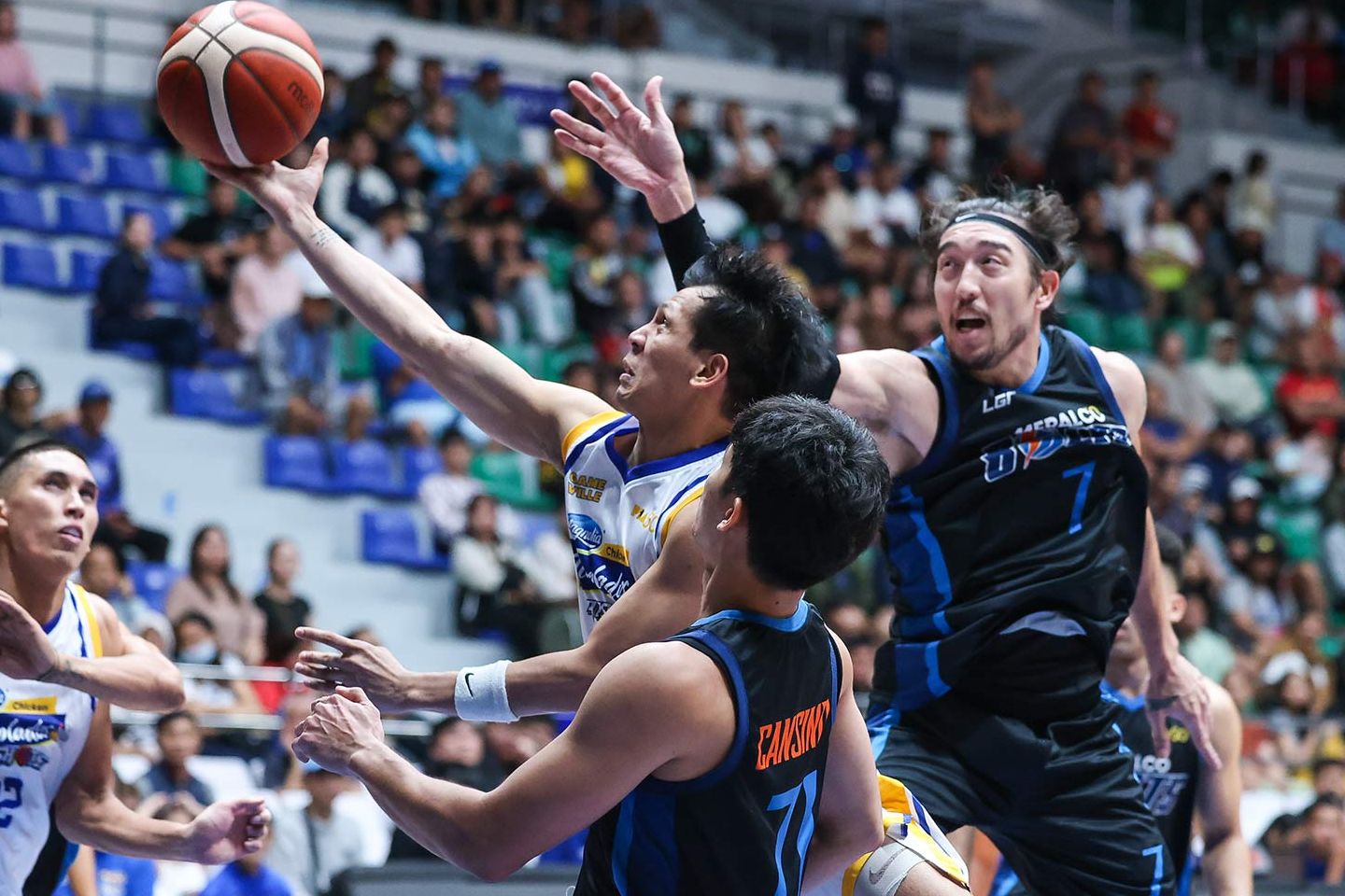 2025-26-PBA-Philippine-Cup-Meralco-vs-Magnolia-Jerom-Lastimosa CJ Cansino outguns Jerom Lastimosa as Meralco deals Magnolia first loss in PBA PH Cup Basketball News PBA - philippine sports news