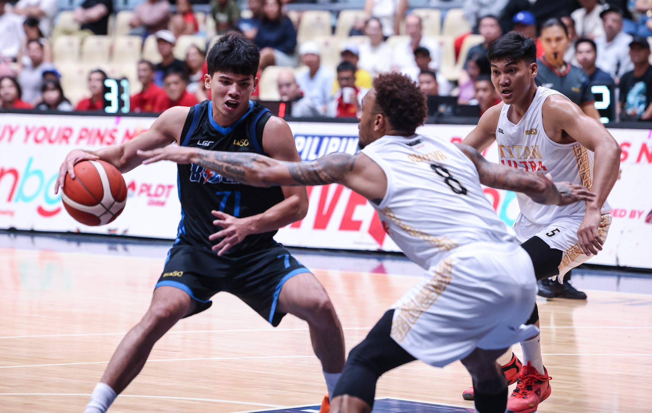 2025-26-PBA-Philippine-Cup-Meralco-vs-Titan-Ultra-CJ-Cansino Titan Ultra rides Abueva’s red-hot 41 to fend off Meralco in PBA debut Basketball News PBA - philippine sports news