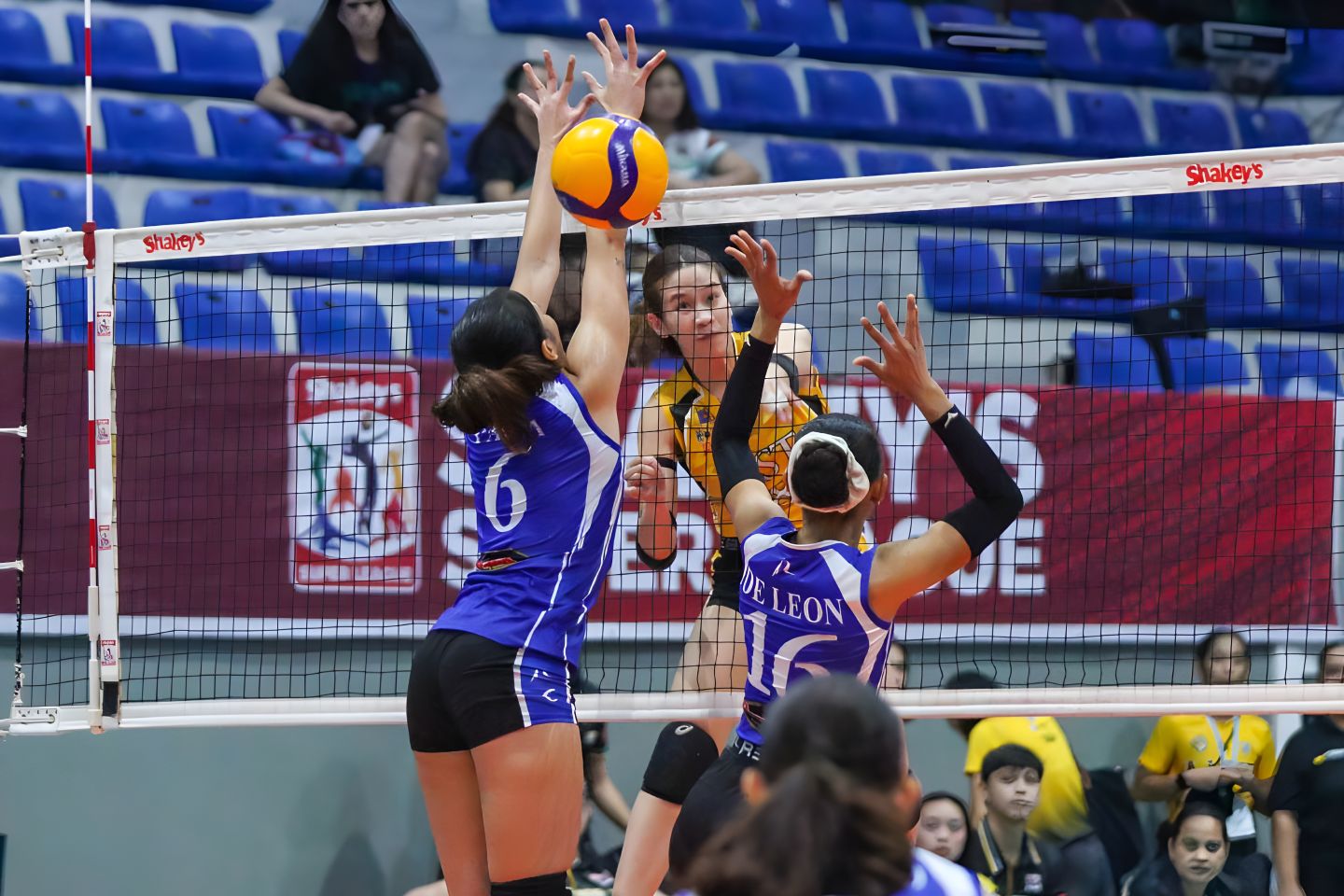 2025-SSL-Ateneo-vs-UST-Reg-Jurado NU, UST punch tickets to SSL Final Four ADMU AdU CSB FEU News NU SBC UP UST Volleyball - philippine sports news