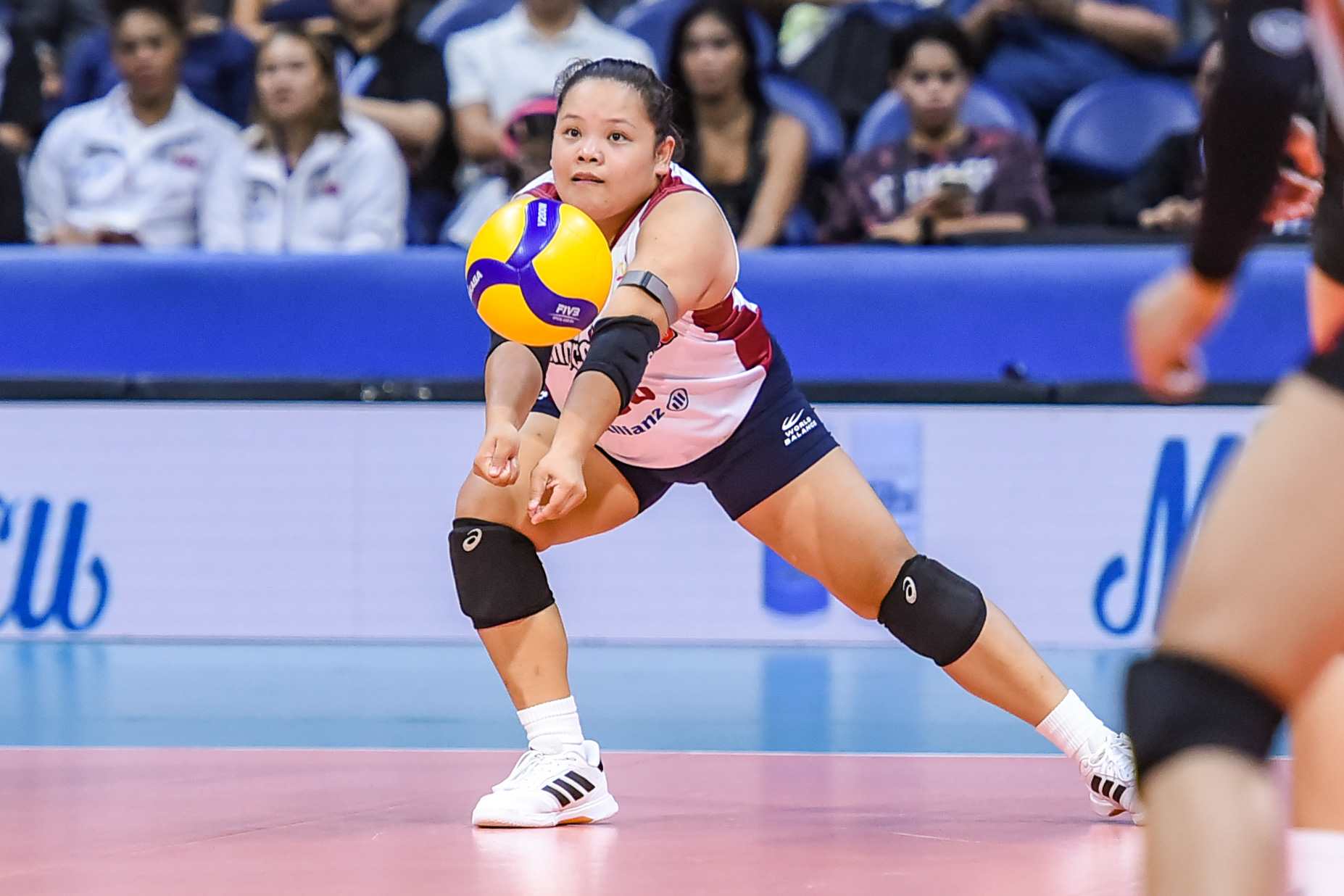 PVL-RC-2025-Cignal-vs.-Choco-Mucho-Thang-Ponce-6500 Alessandro Lodi checks on Thang Ponce after scary fall in Choco Mucho’s gritty win News PVL Volleyball - philippine sports news
