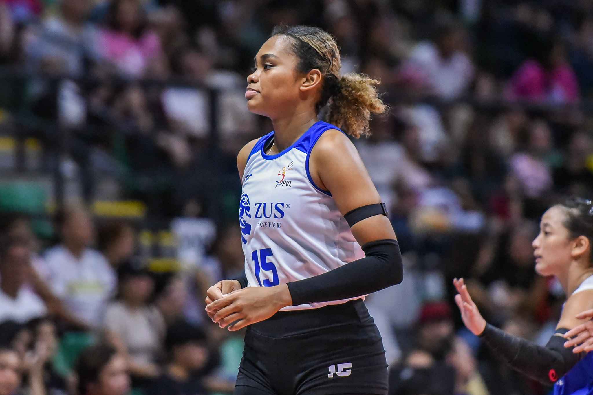 PVL-RC-25-Chery-Tiggo-vs.-Zus-AC-Miner-1525 DeBeer powers ZUS Coffee past Chery Tiggo EV for first official PVL Reinforced win News PVL Volleyball - philippine sports news