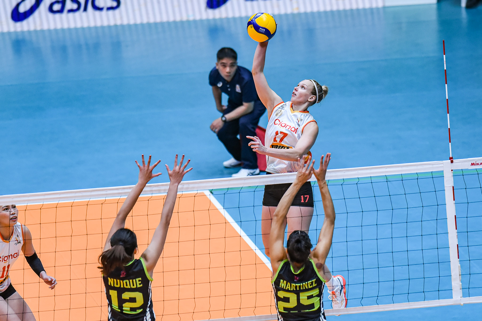 PVL-RC-25-Cignal-vs.-Nxled-Katrin-Trebichavska-4293 Sleep-deprived Trebichavská makes instant impact for Cignal News PVL Volleyball - philippine sports news