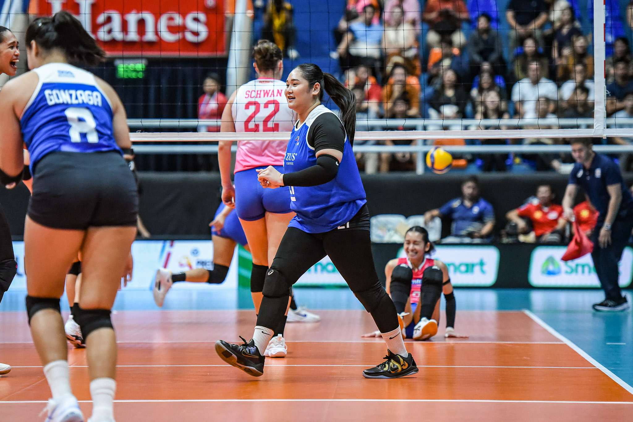 PVL-RC-25-Creamline-vs.-Zus-Clo-Mondonedo-3100 PVL: Inspired by mom, Anna DeBeer powers ZUS Coffee past Creamline for 3-0 start News PVL Volleyball - philippine sports news