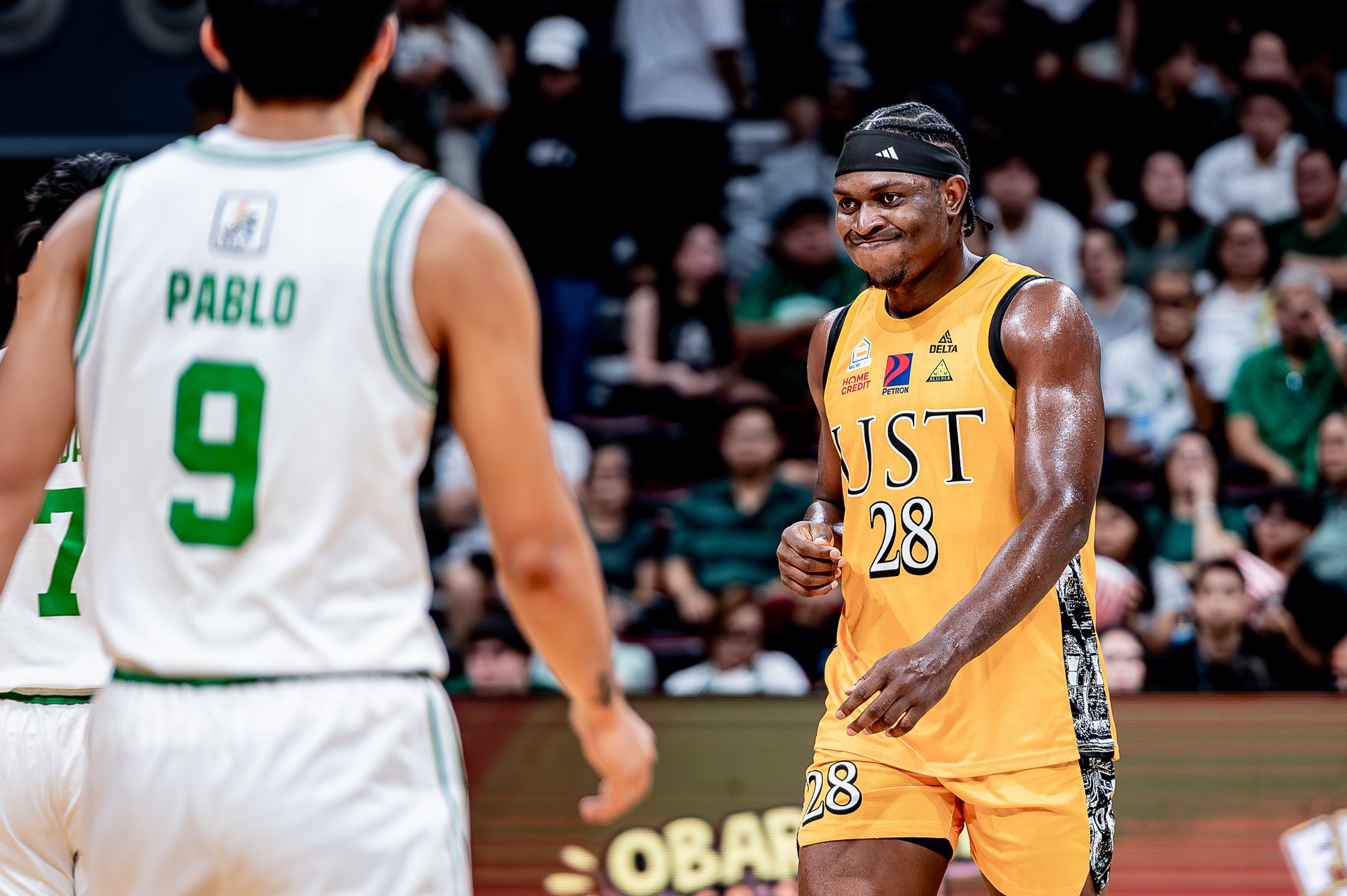 UAAP-S88-MBB-DLSU-vs.-UST-Collins-Akowe-1650 Streaking La Salle rolls past UST, creates three-way tie for second in UAAP Men's Basketball Basketball DLSU News UAAP UST - philippine sports news