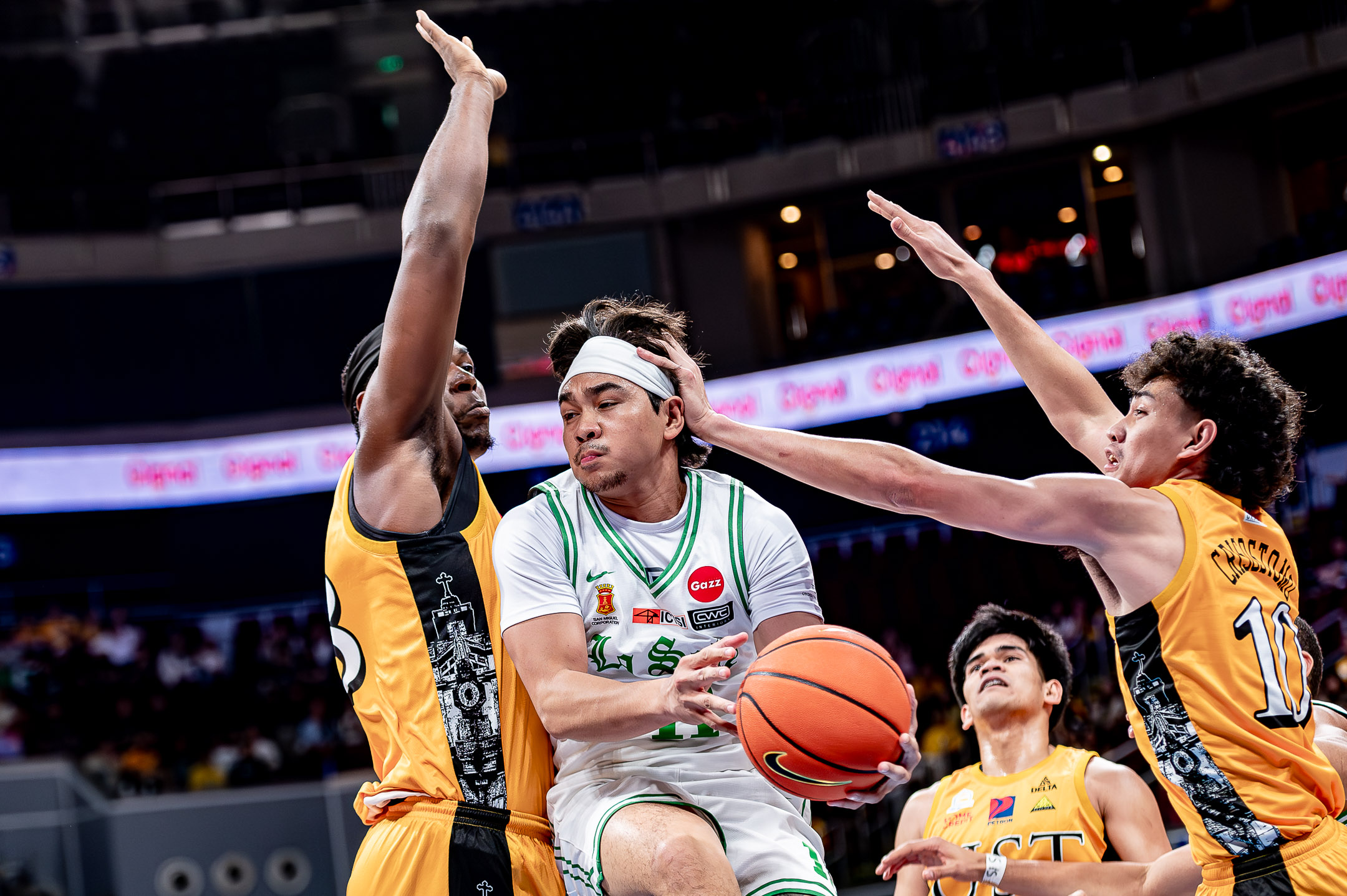 UAAP-S88-MBB-DLSU-vs.-UST-Jacob-Cortez-1641 Streaking La Salle rolls past UST, creates three-way tie for second in UAAP Men's Basketball Basketball DLSU News UAAP UST - philippine sports news