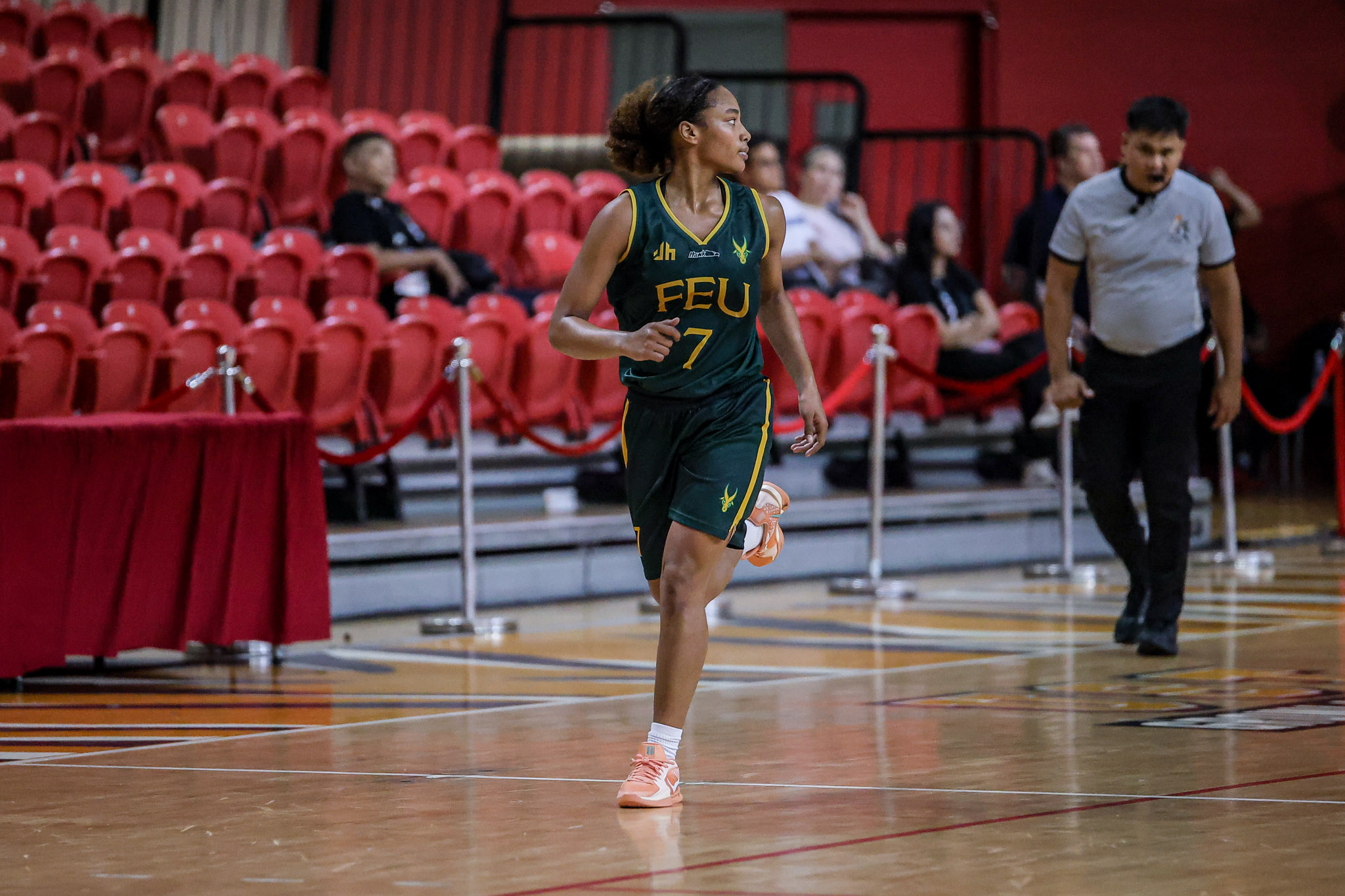 UAAP-S88-WBB-DLSU-vs-FEU-Amyah-Espanol-1 MJ Manguiat's clutch trey lifts FEU over La Salle for first win in UAAP Women's Basketball Basketball DLSU FEU News UAAP - philippine sports news