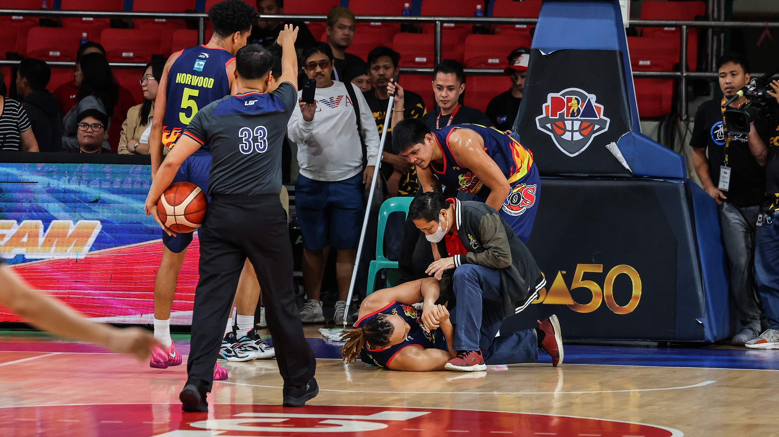 2025-26-PBA-Philippine-Cup-Rain-or-Shine-vs-Phoenix-Keith-Datu Rain or Shine eyes replacement for injured Keith Datu ahead of TNT clash Basketball News PBA - philippine sports news