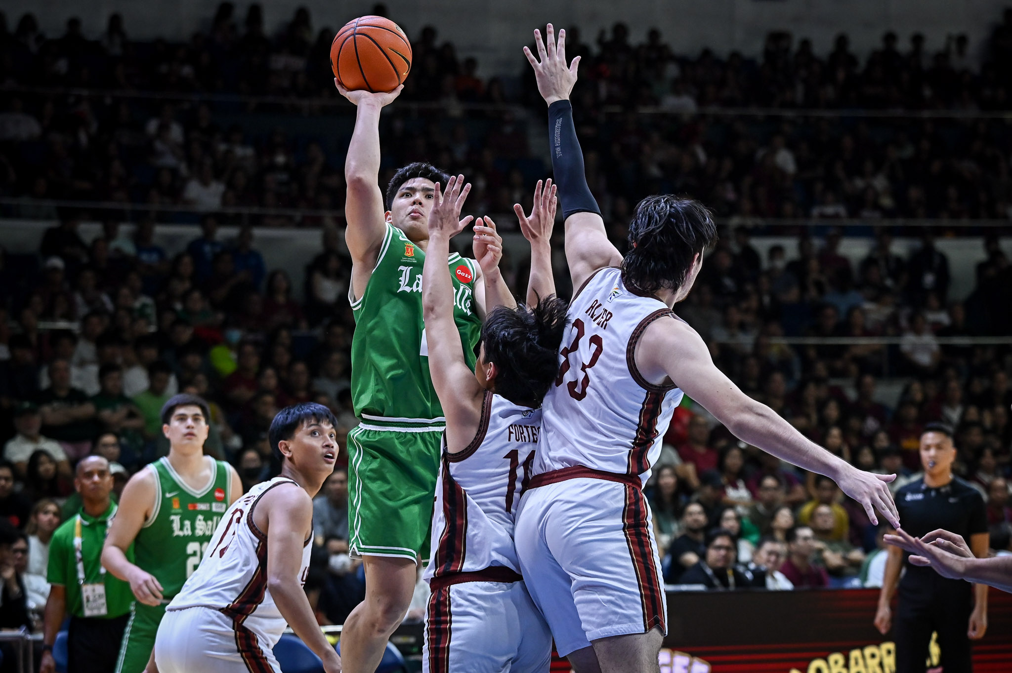 UAAP-88-MBB-UP-vs.-DLSU-Vhoris-Marasigan-6752 La Salle ends skid, outlasts UP to clinch UAAP Men's Basketball Final Four playoff Basketball DLSU News UAAP UP - philippine sports news